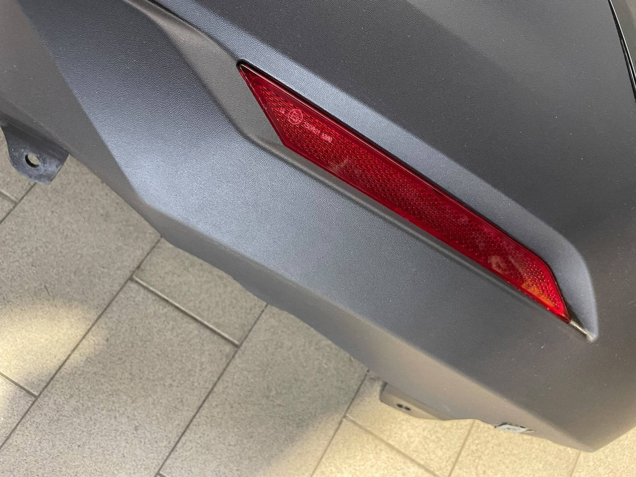 stoßstange hinten heck Renault Twingo E-tech elektryk 2025r. TEGNE schwarzer