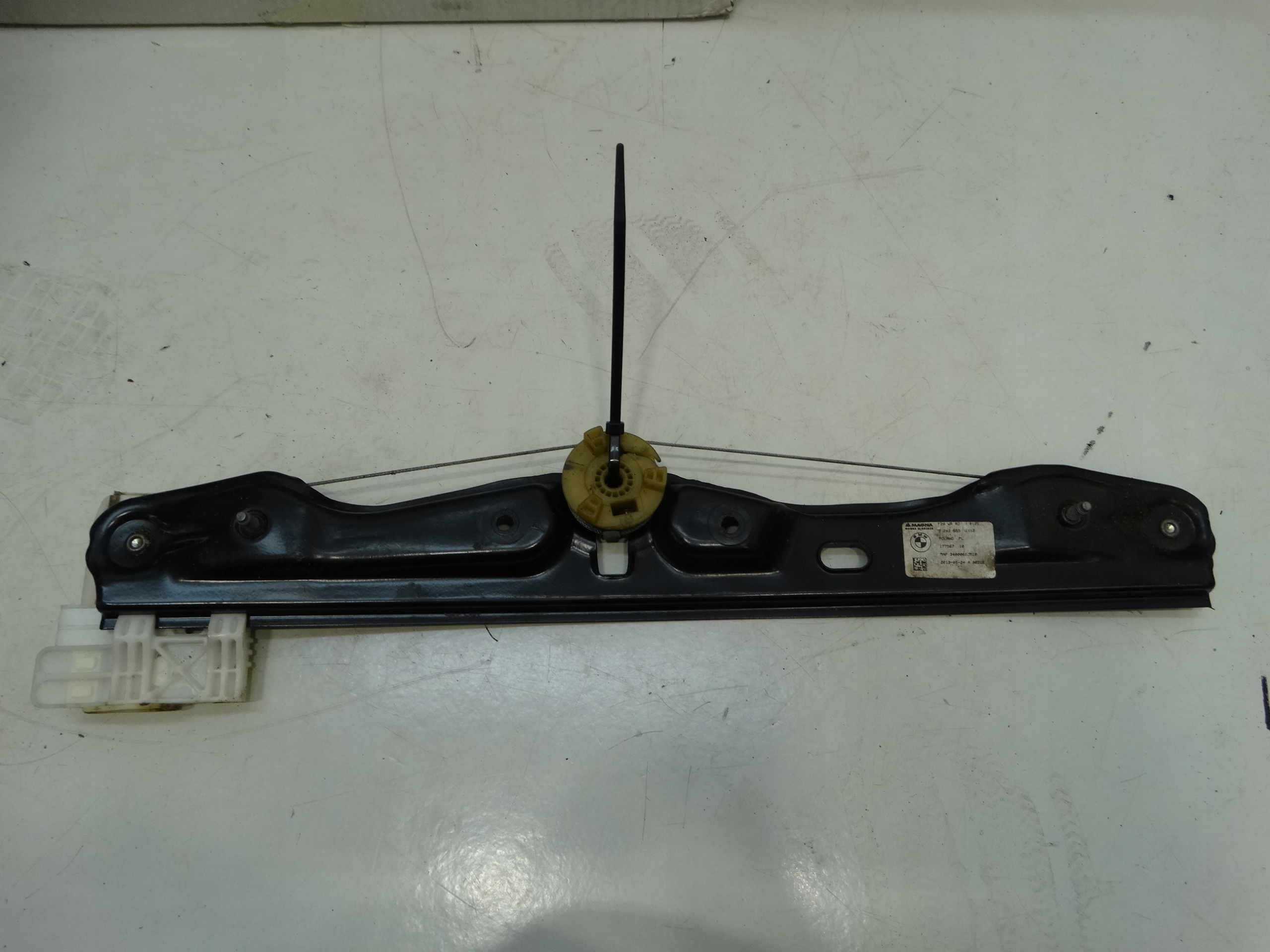 window regulator left rear part BMW 1 F20 2013R. 7242555