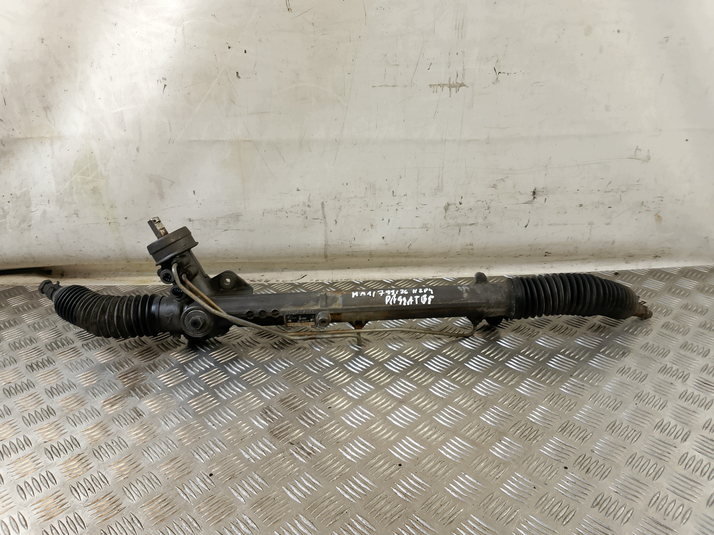 Boîter direction Boîter direction VW PASSAT B5 3B1422071P 8D1422105