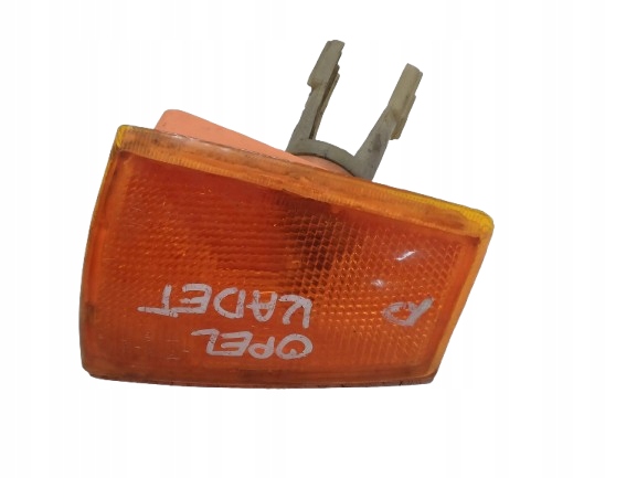 OPEL KADETT E - KIERUNKOWSKAZ PRAWY FV1019