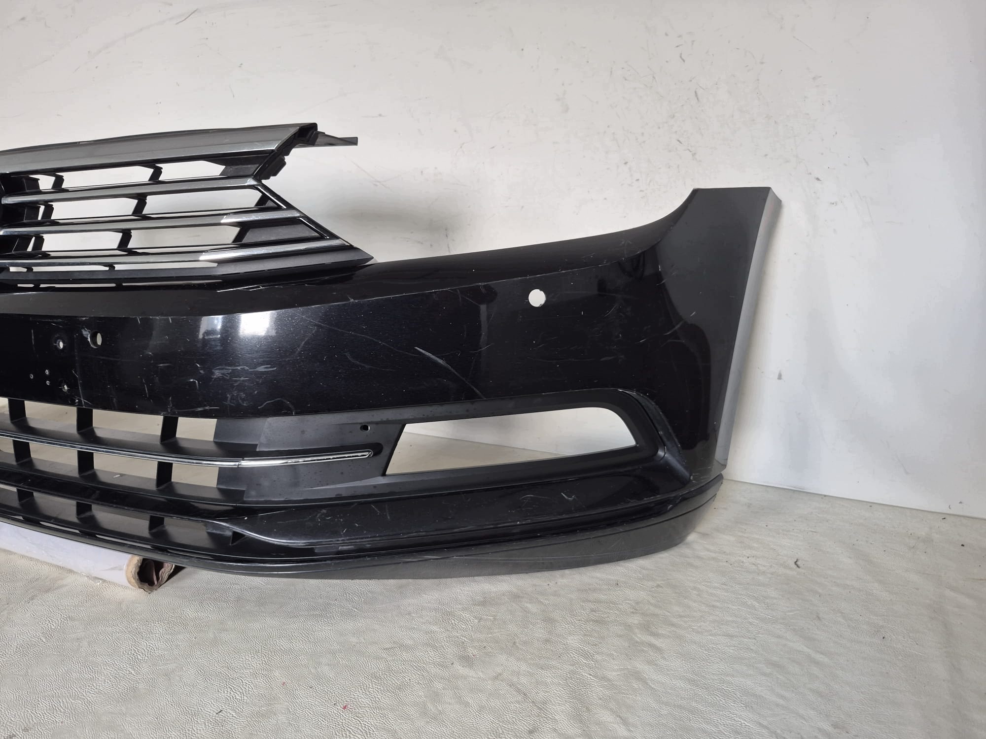 VW PASSAT B8 14-19 bumper front front 4XPDC 3G0807221