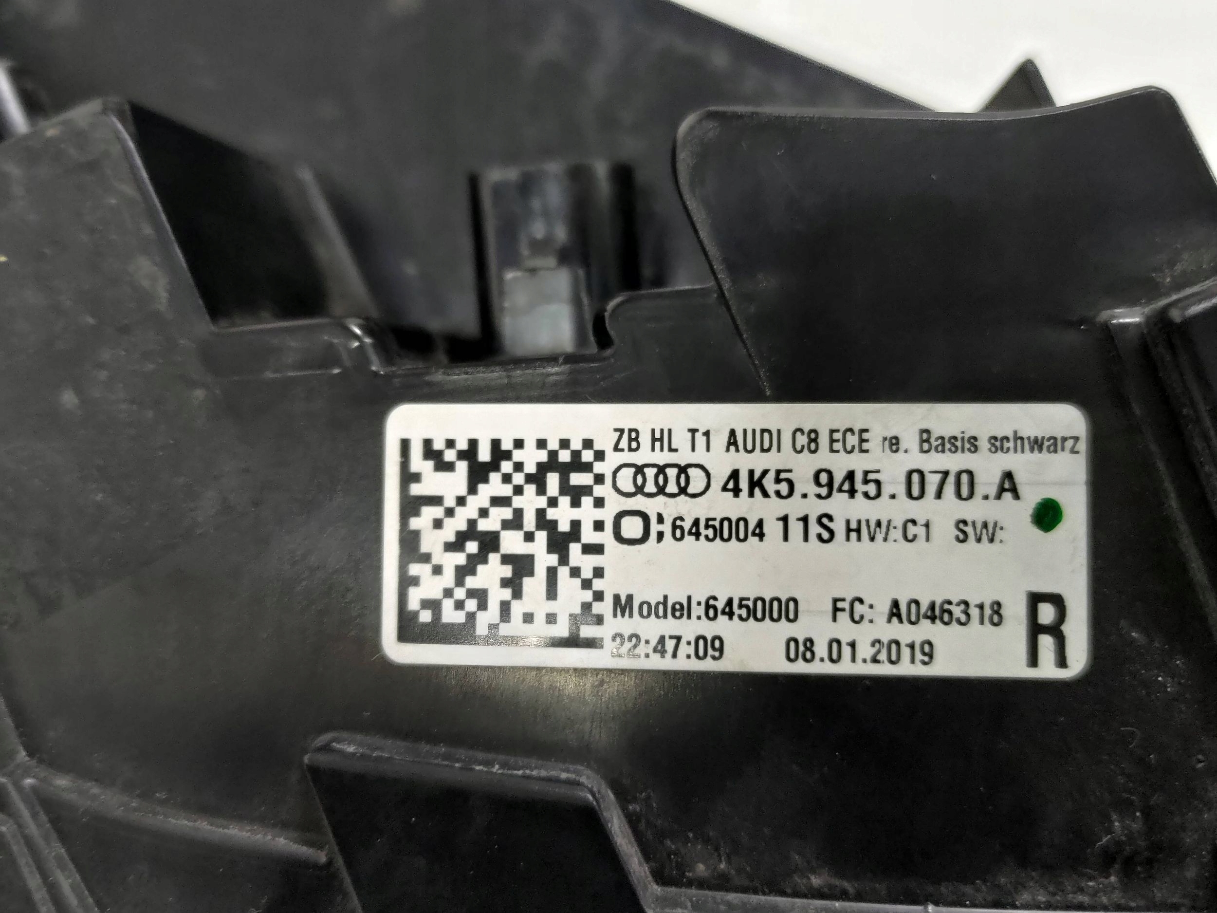 AUDI A6 C8 4K5 SEDAN LAMPA TYLNA LED PRAWA 4K5945070A TYŁ Typ samochodu Samochody osobowe