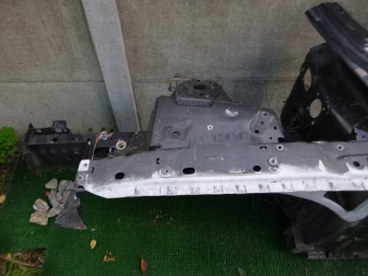 JAGUAR XF 08-15 quarter left FARTUCH front