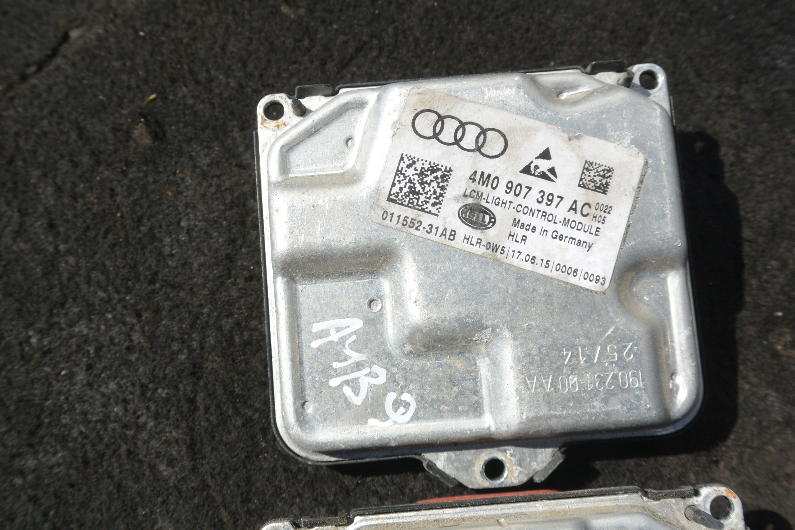 control unit module LED lights VOLKSWAGEN AUDI SEAT SKODA A4 B9