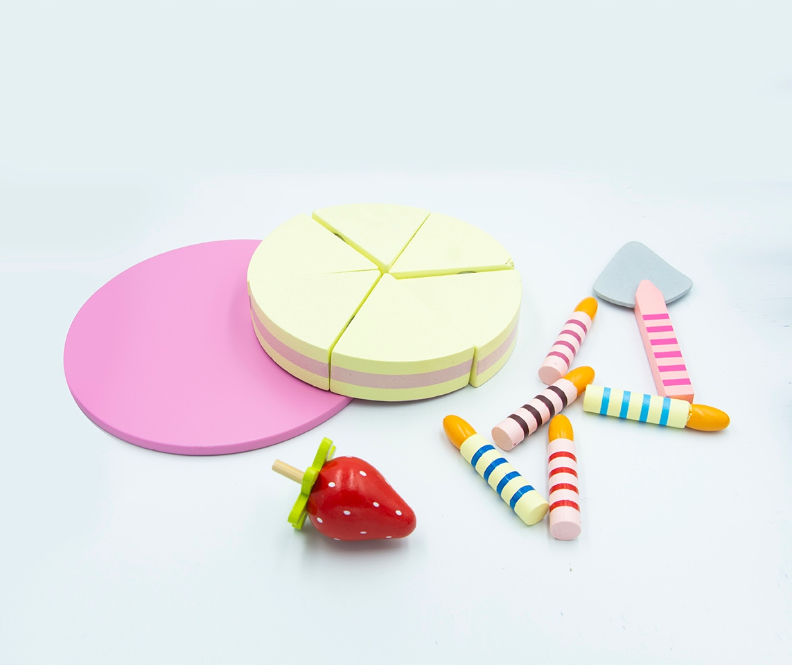 Drewniany Tort Urodzinowy Dla Dzieci Truskawka Bohater brak