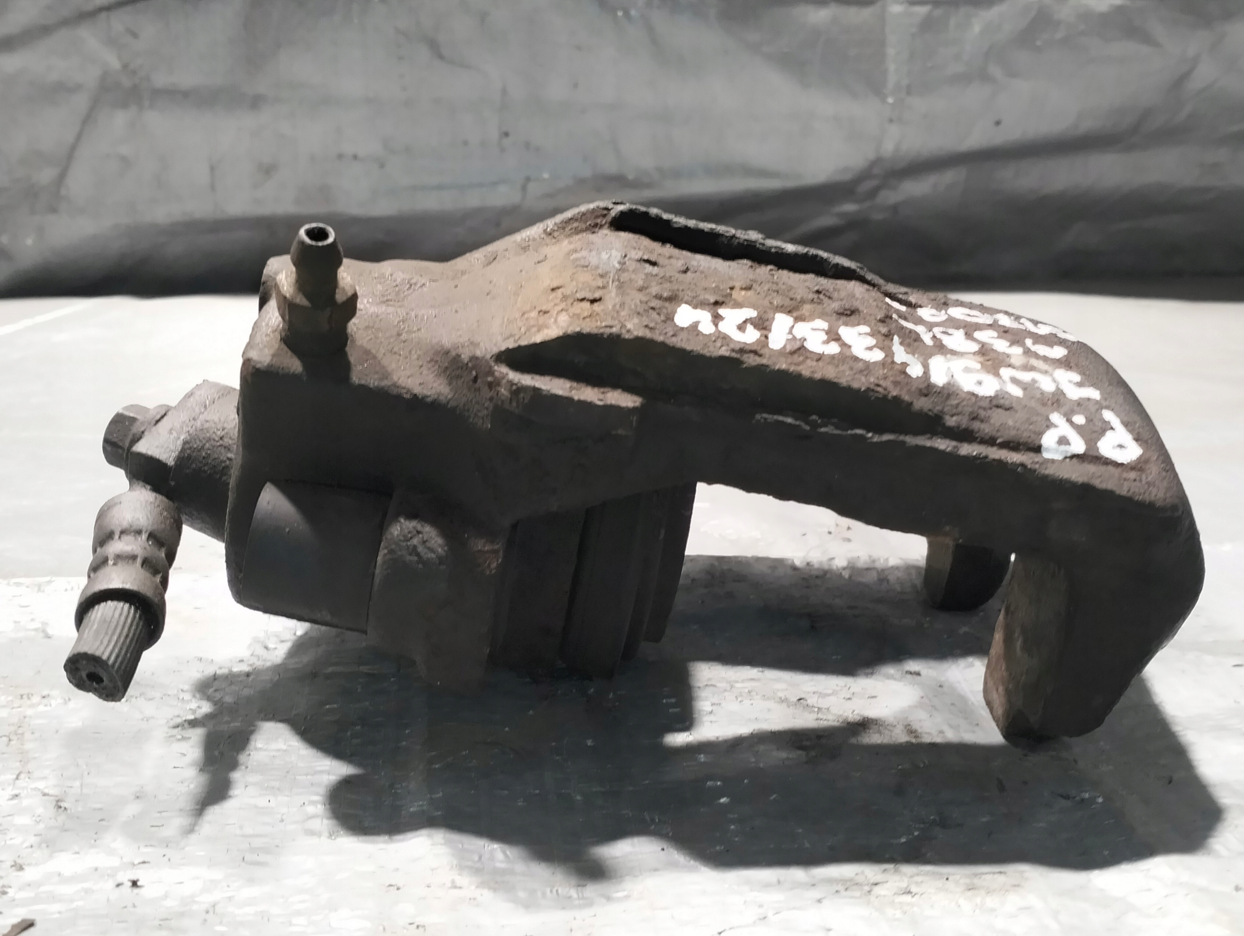 caliper brake right front AUDI A3 8L 97r 1.6B