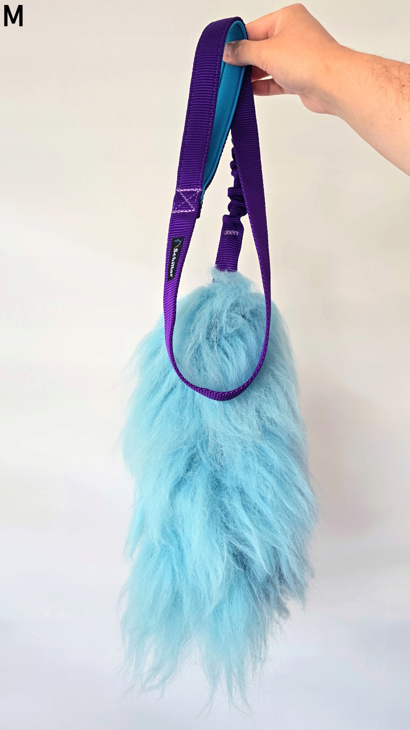 Levně Přetahovadlo hračka z přírodní ovce velikost M pro psa, modrá barva