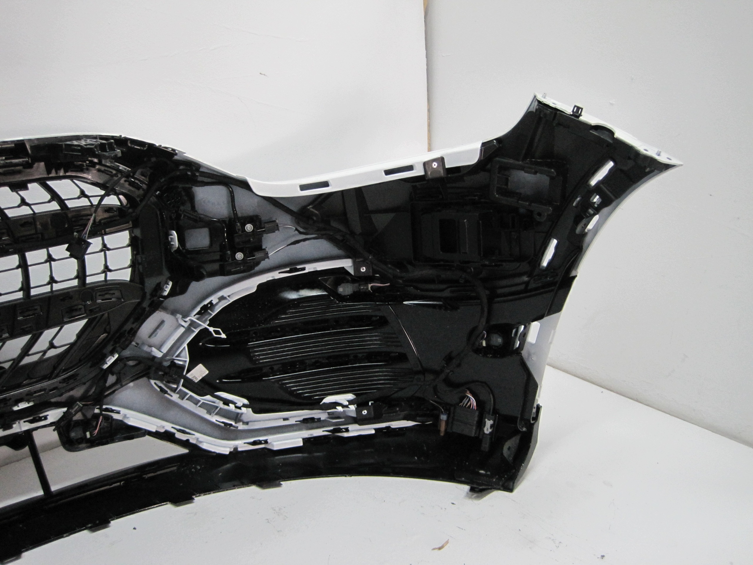 front bumper MERCEDES GLB A244 6 PDC 26R front NR 388