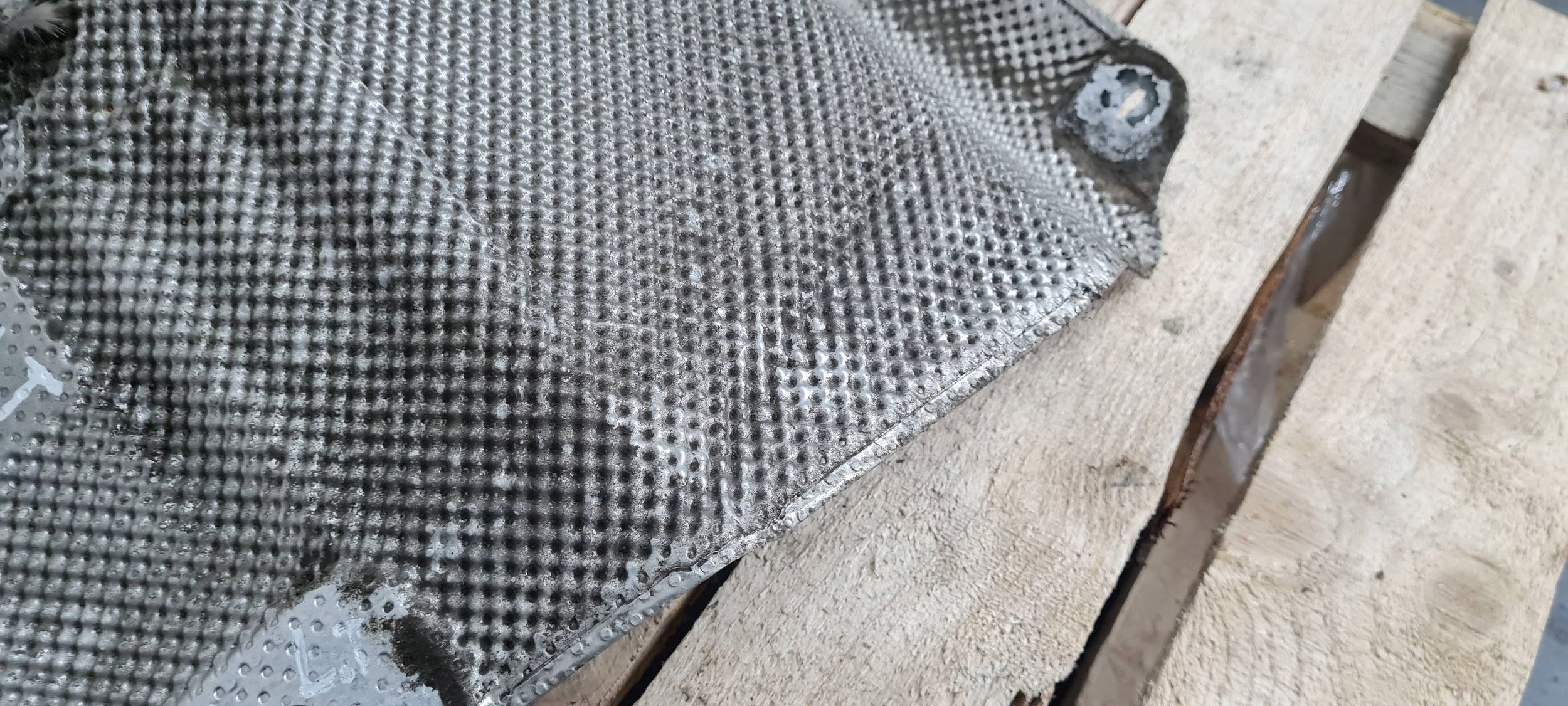 защита термичный глушителя левый Audi A6,A7,C8 4K0804171C