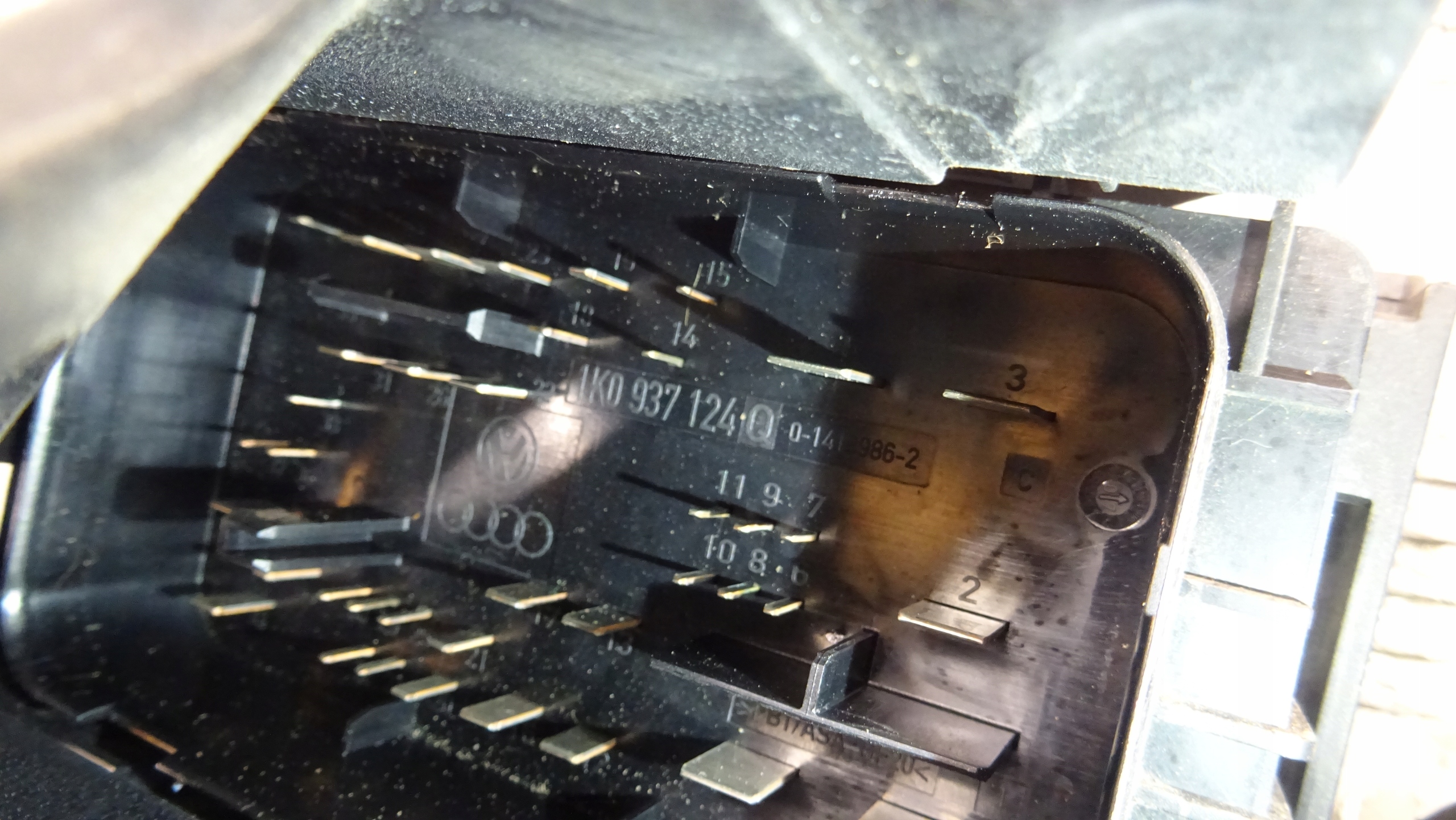 Module fusibles Volkswagen OE 1K0937124Q