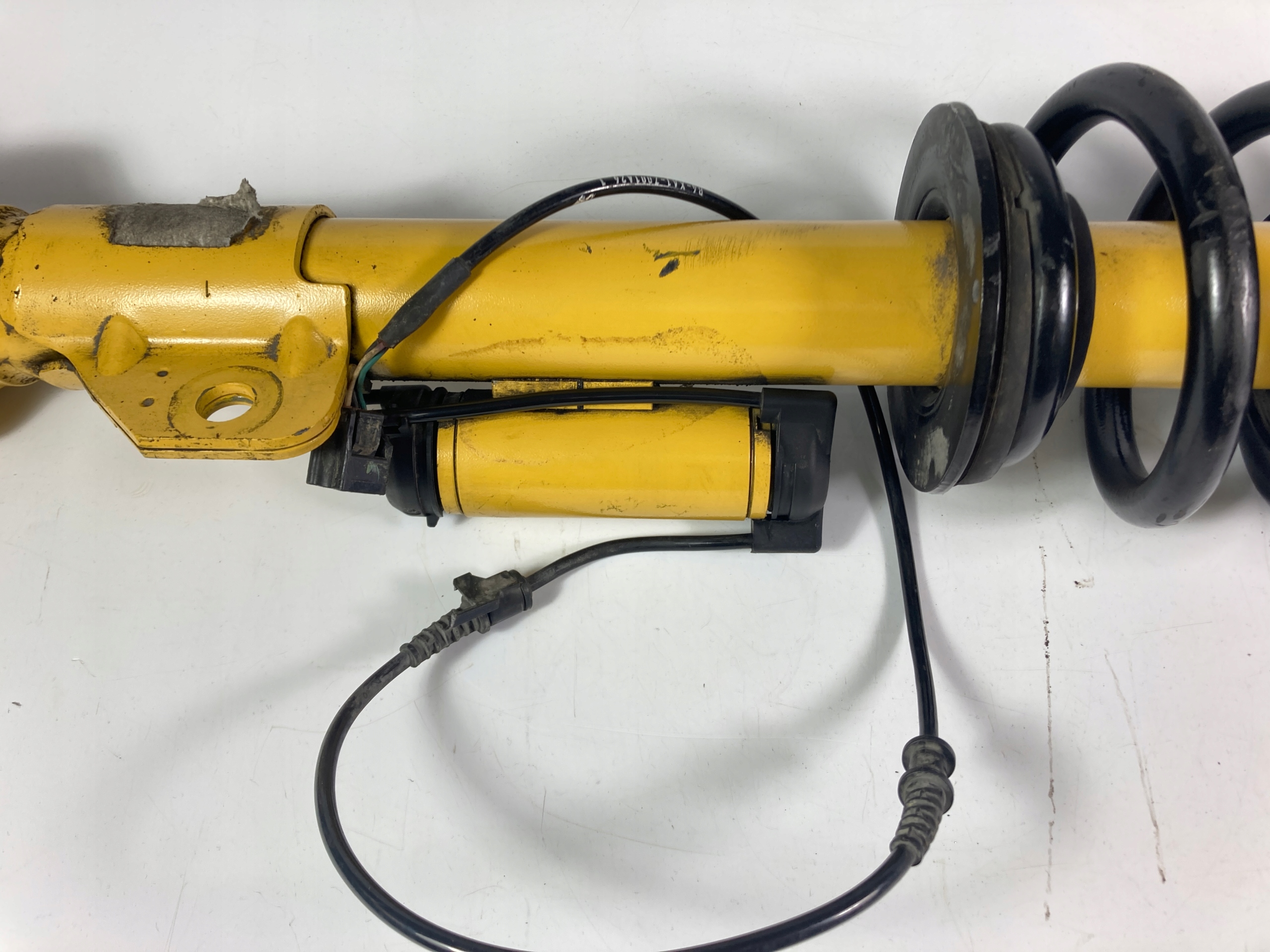 Dodge Challenger SRT Hellcat 2015-23 shock absorber aktywny left front