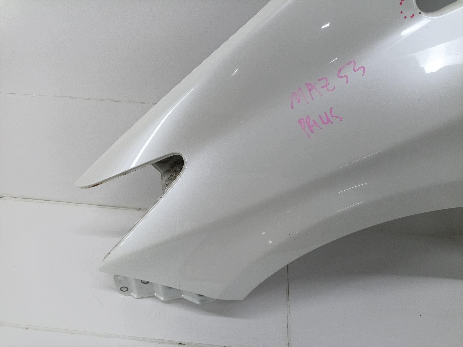 fender front left side Toyota Prius 3 XW30 ZVW30 2011