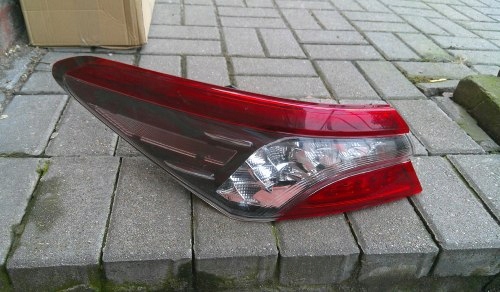 TOYOTA CAMRY VIII 8 17- LAMPA TYLNA LEWA LED CIEMNA ORYGINAŁ
