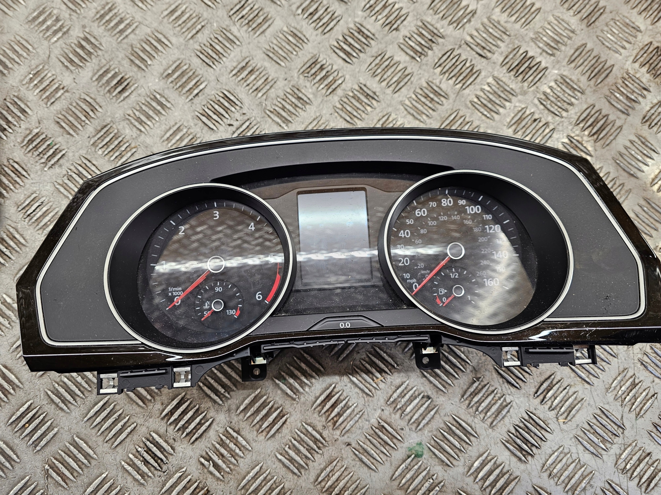 dials dials VW PASSAT B8 TDI 2.0 right hand drive UK 3G0920941