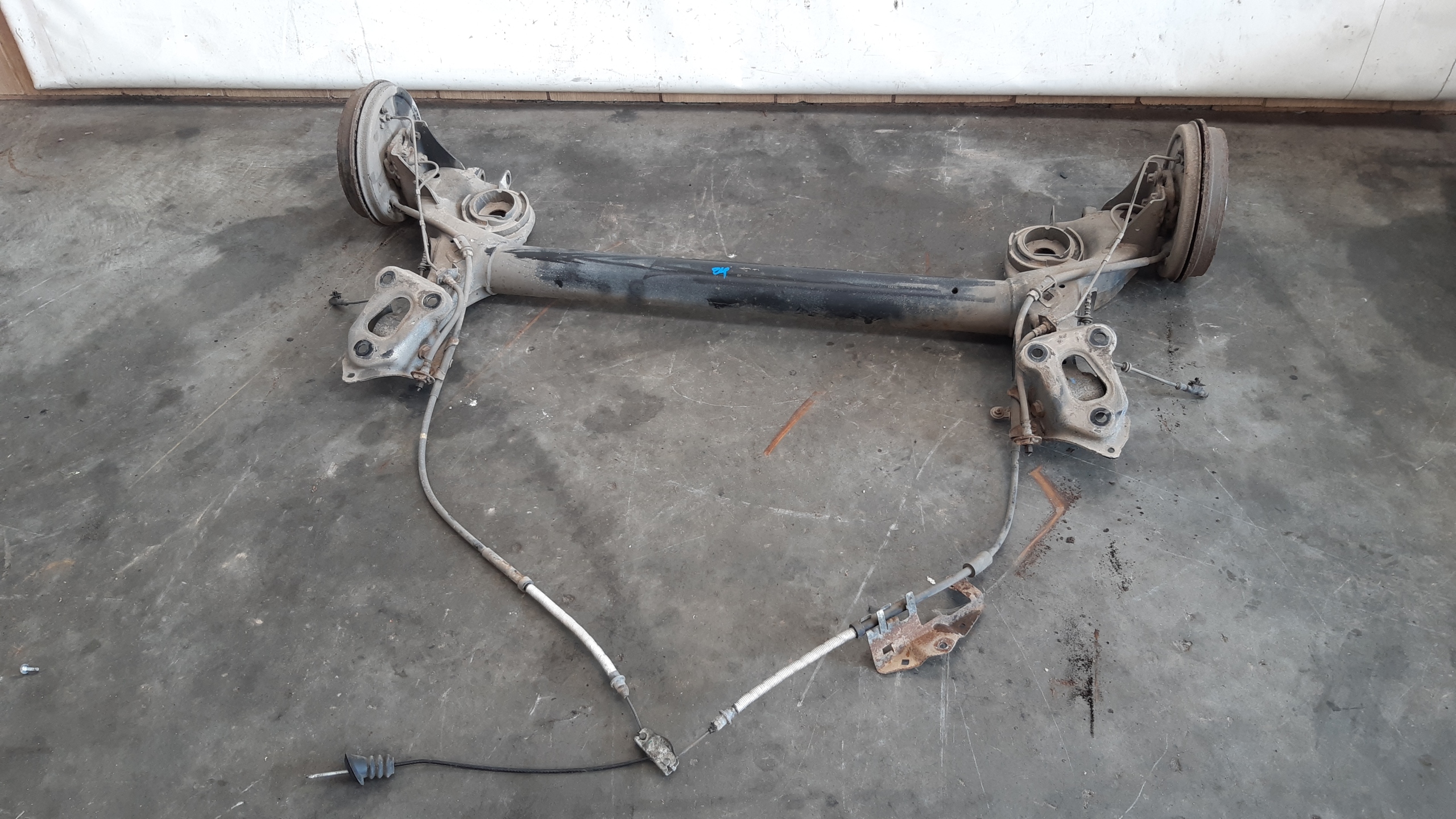 axis rear bebny 5d Opel Corsa E