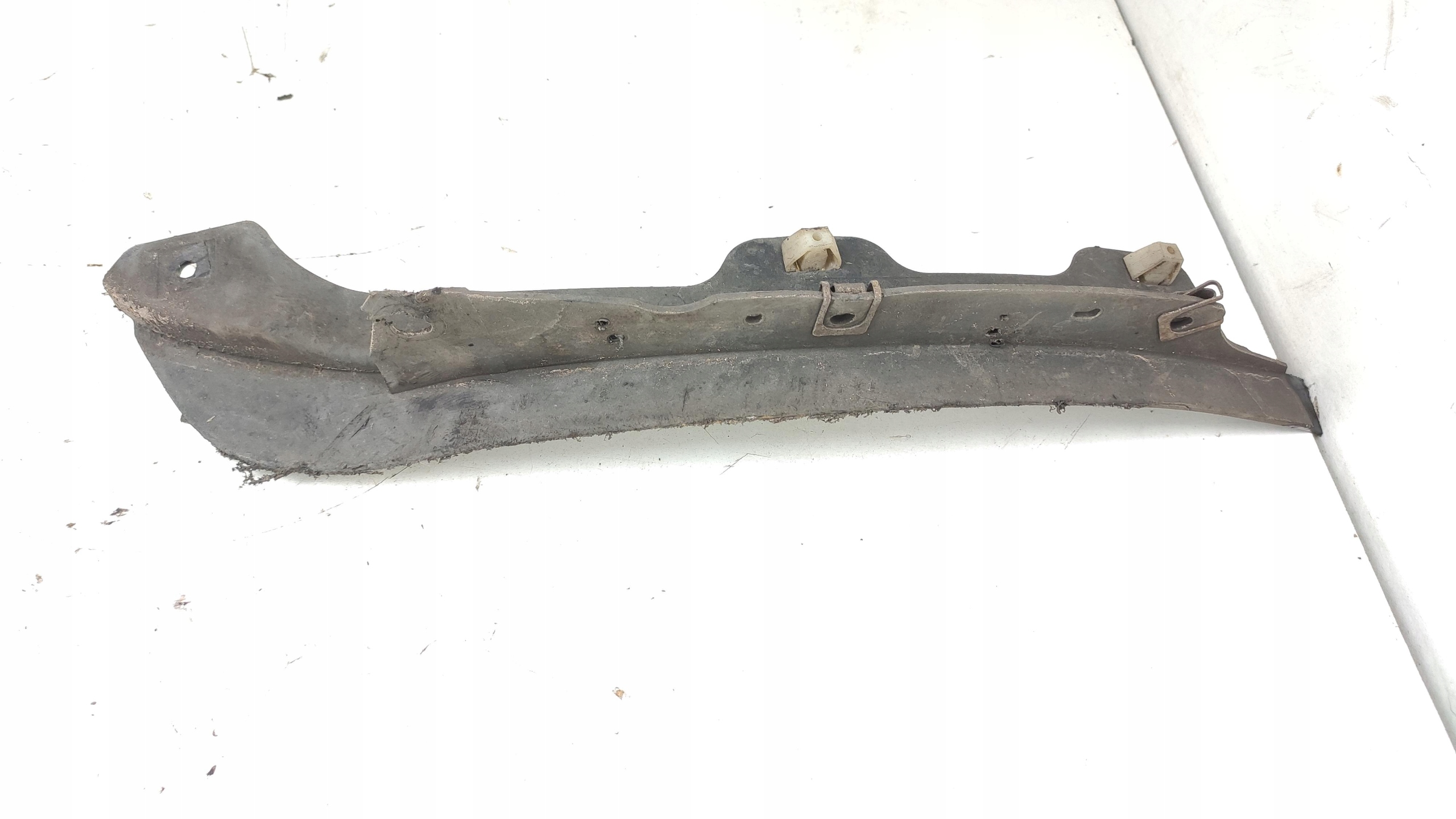 AUDI A4 B8 SPOJLER NADKOLA CHLAPACZ PRAWY PRZÓD 8K0853888A