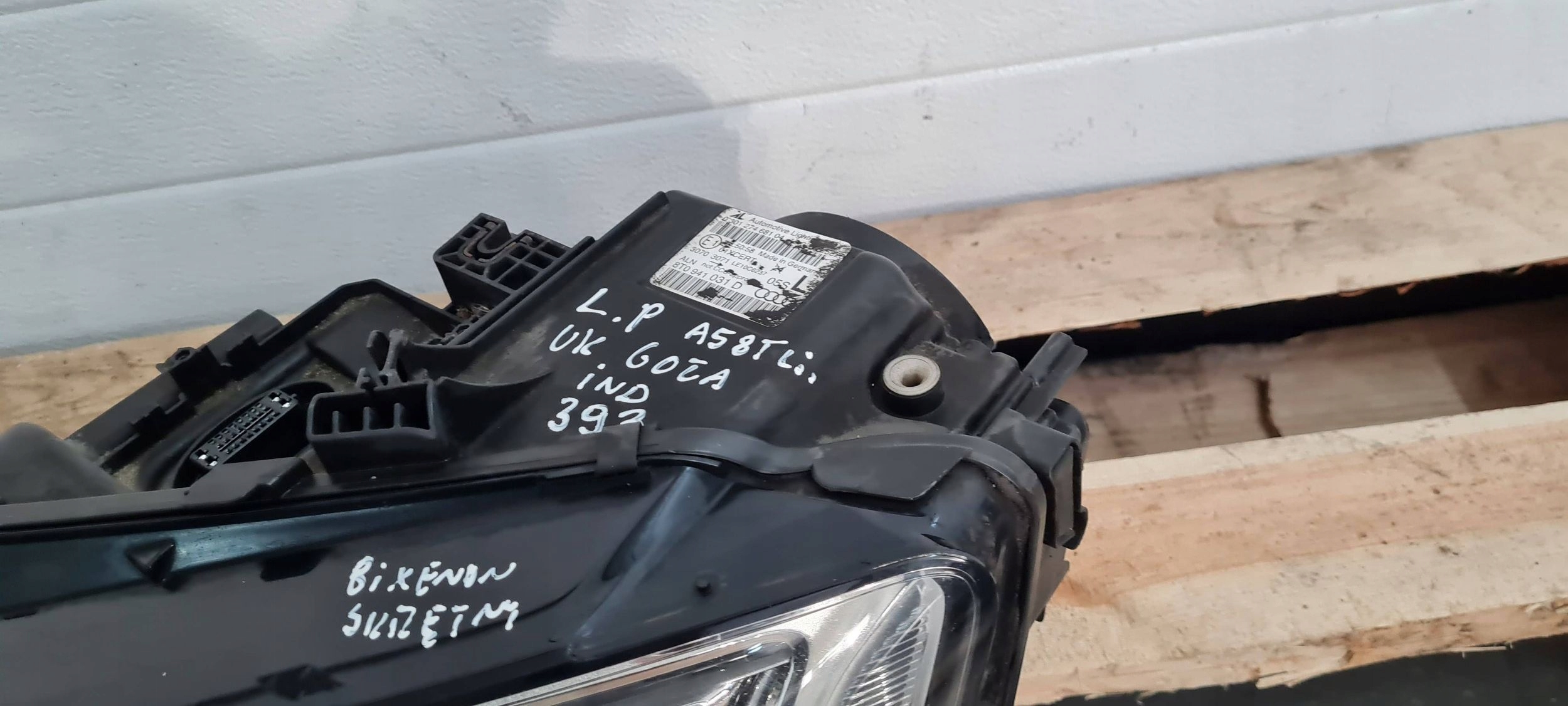 A5 8T S5 LIFT light left left front XENON ANGLIK 8T0941031D