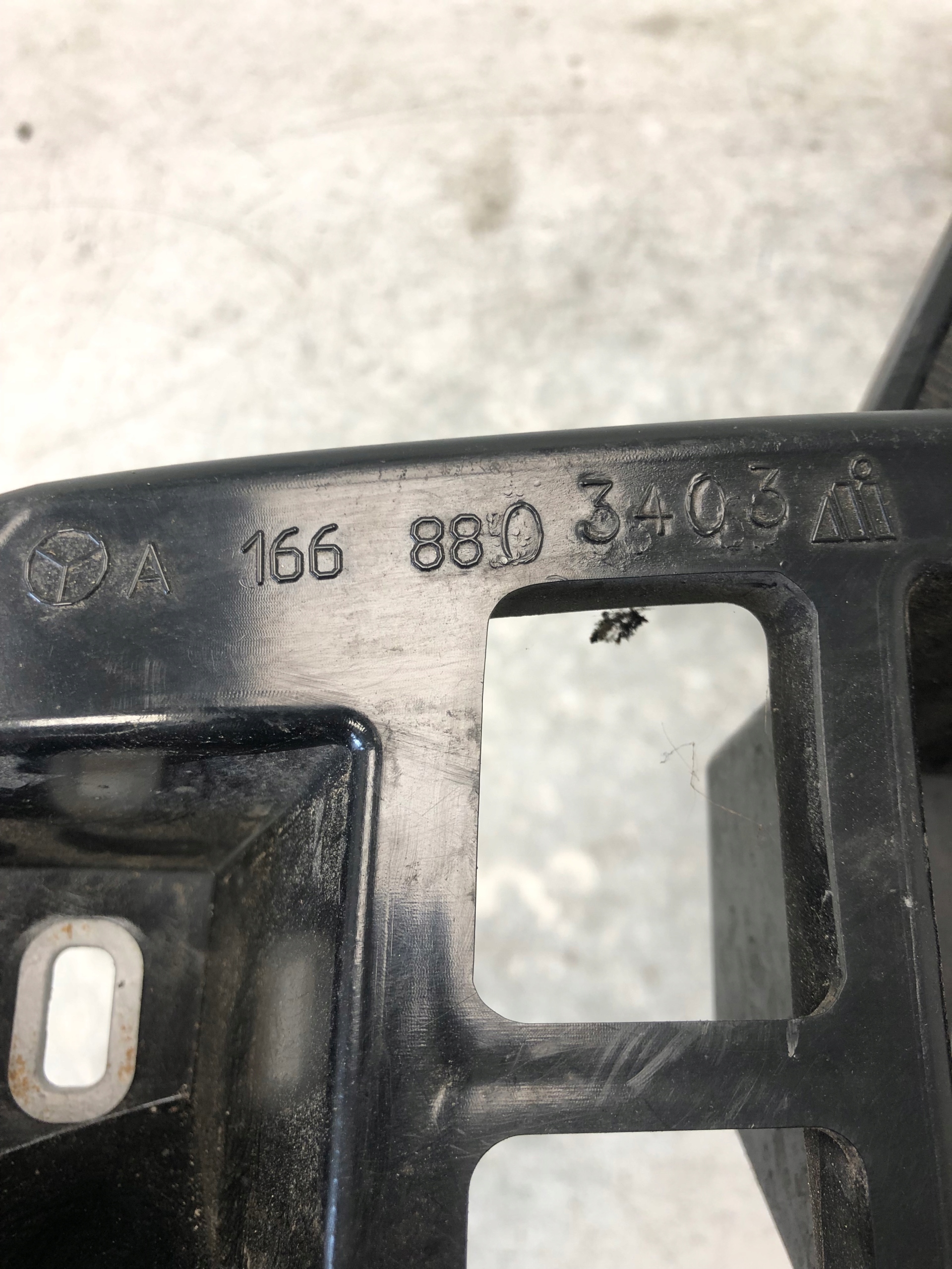 bumper bracket right rear part MERCEDES ML W166