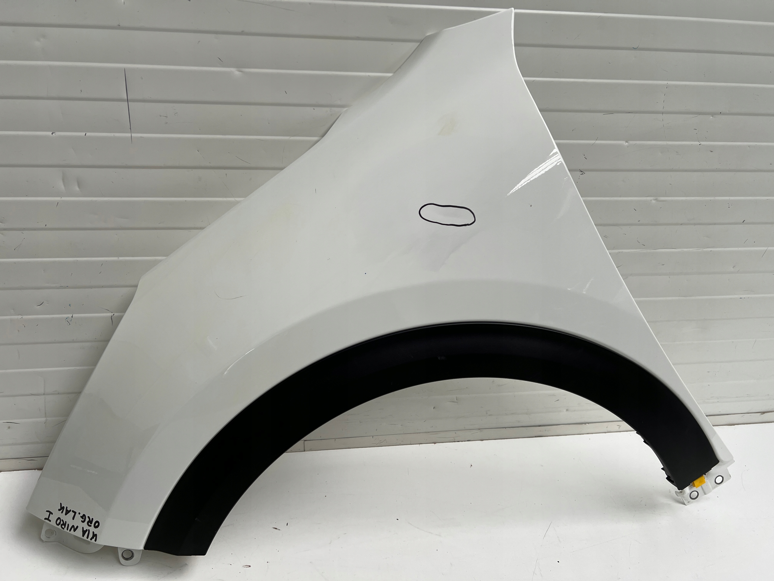 Błotnik lewy przedni przód Kia Niro I