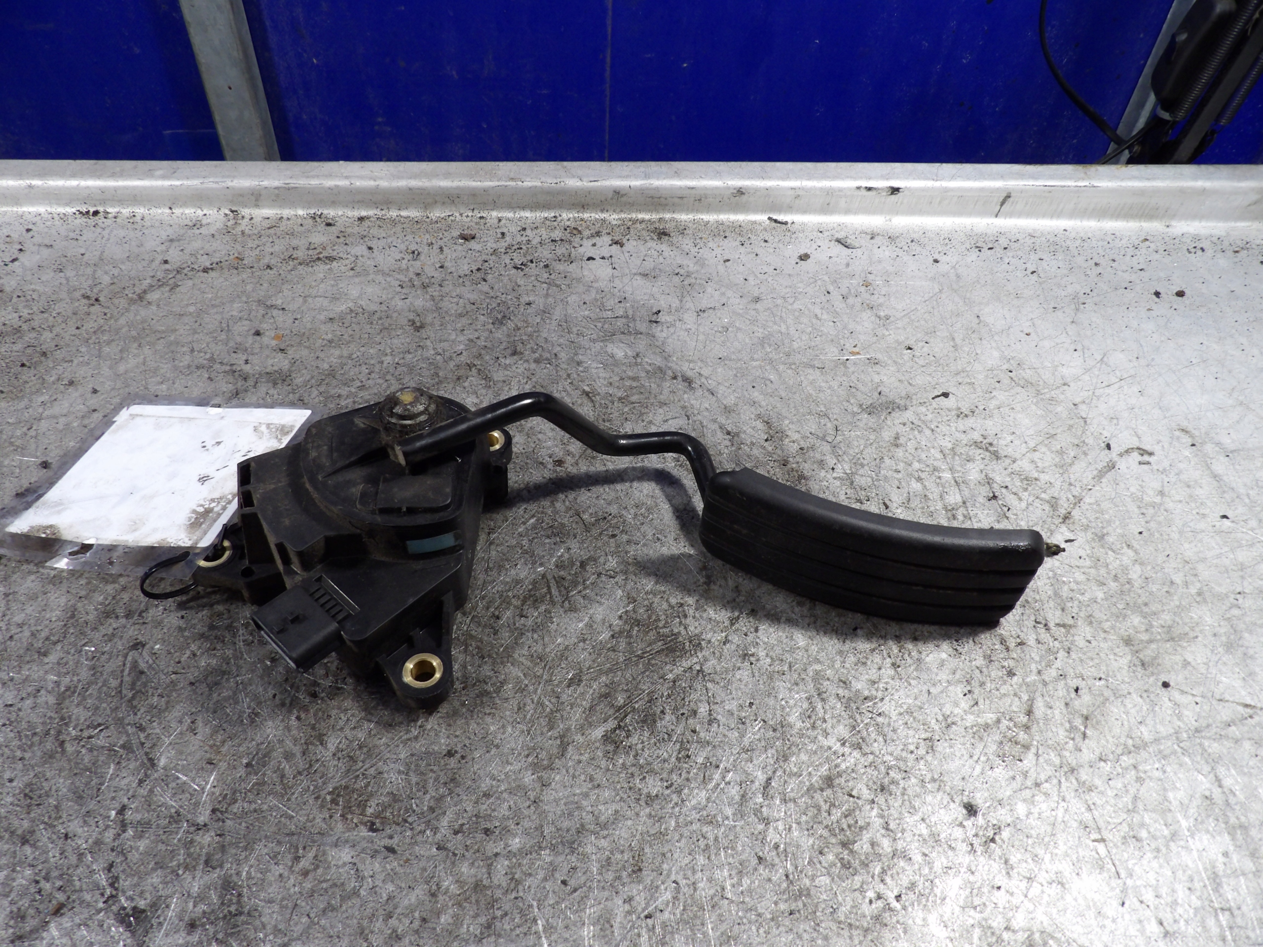 Renault Clio III accelerator pedal 1,5DCI 8200297342