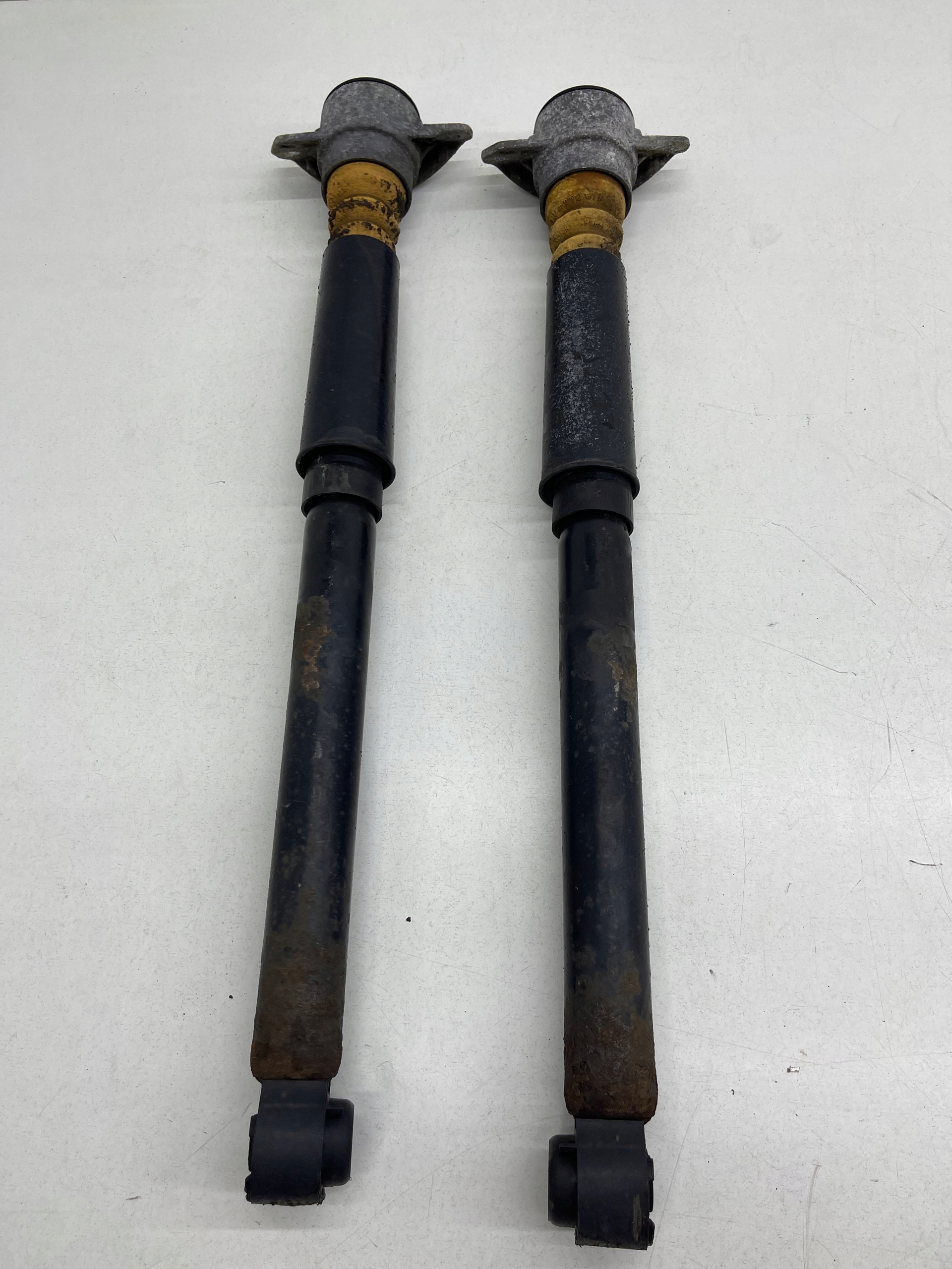 AUDI A6 C7 shock absorber left / right rear part