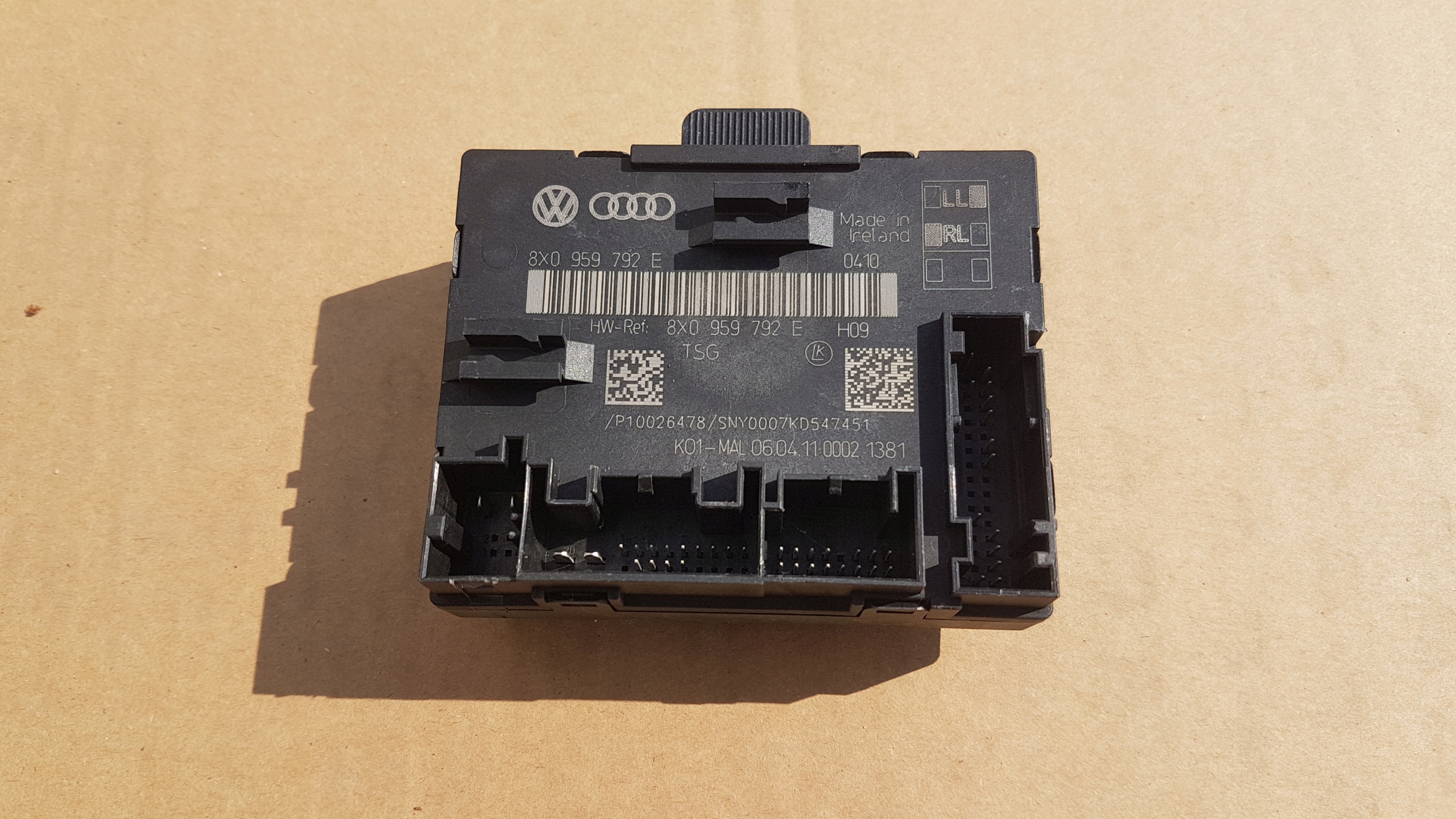module door VW SEAT SKODA AUDI 8X0959792E