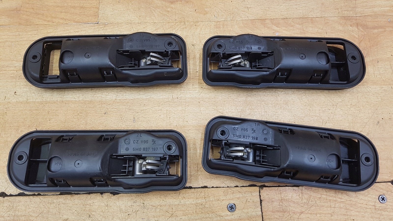 ручка двери передняя зад комплект vw Golf V PLUS