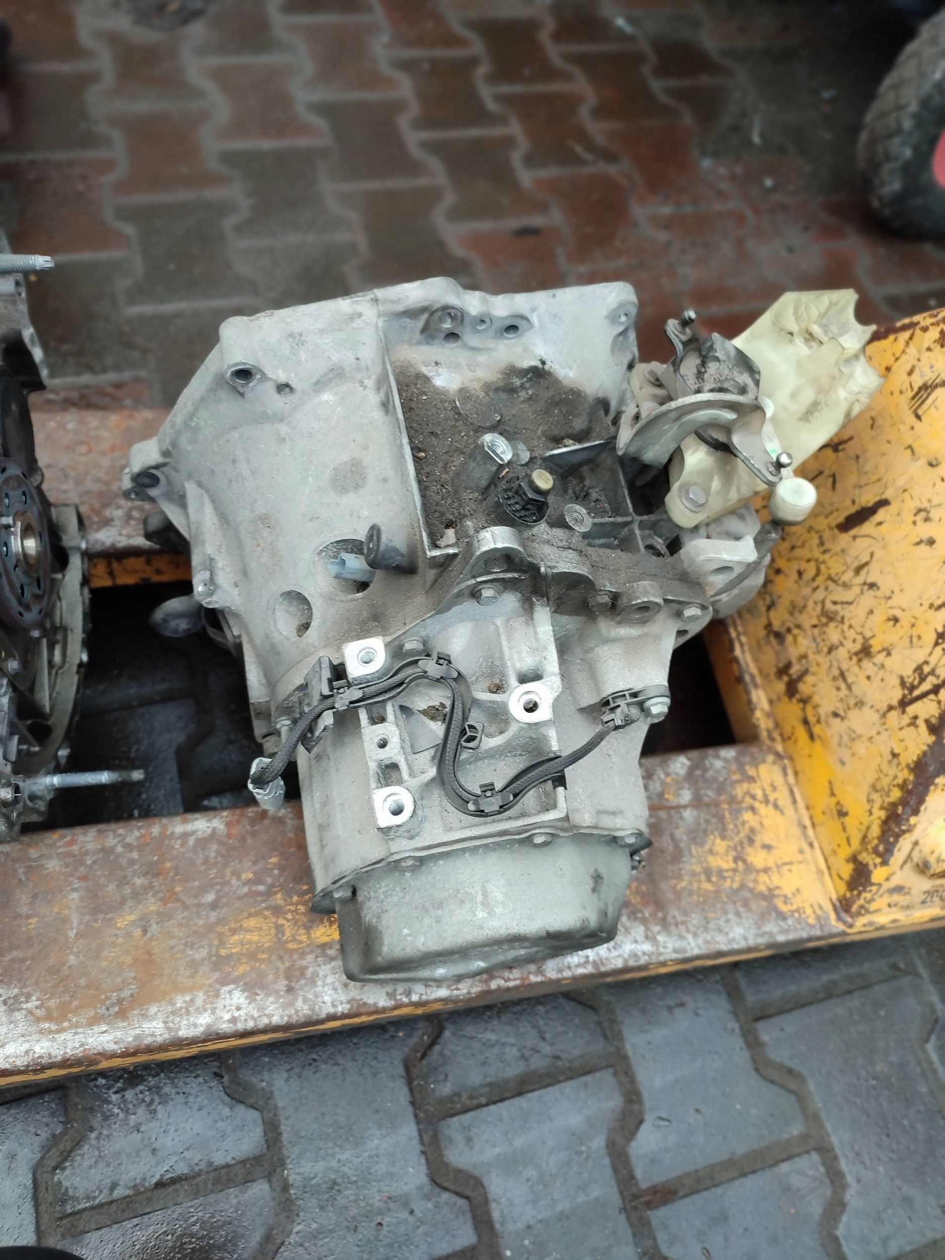 Peugeot 2008 and 2018 gearbox,