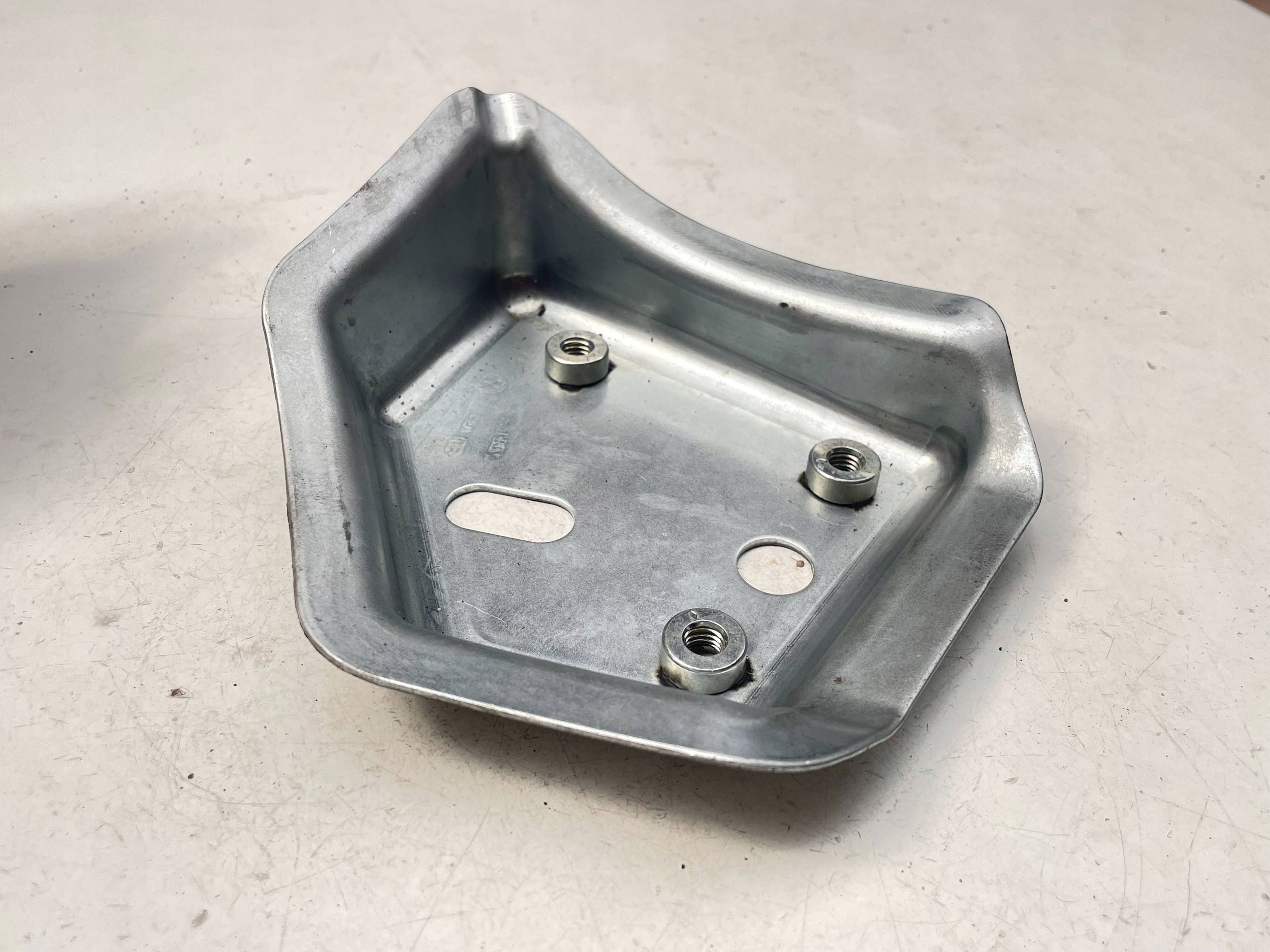 bracket mounting Volkswagen OEM 7H3810812A !J