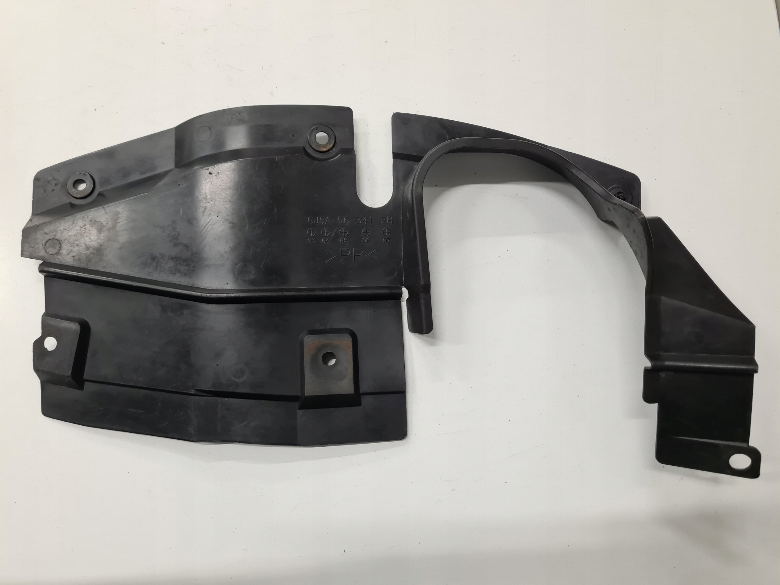 OSŁONA BOCZNA SILNIKA PRAWA MAZDA 6 GG GY 2002-2007 Typ samochodu Samochody osobowe