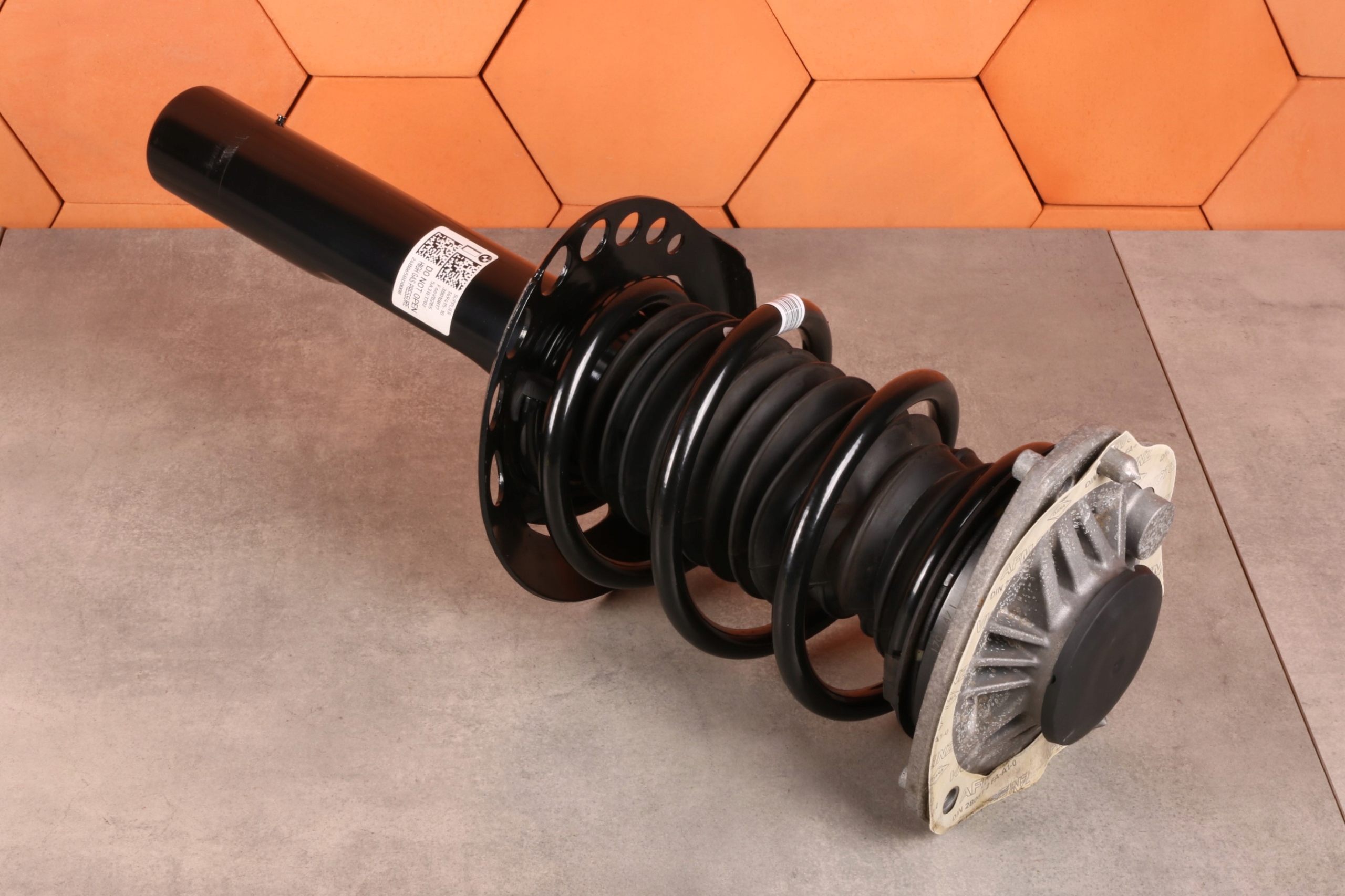 MINI F66 B38N B38L B48N shock absorber left front front 5A31E17 7935 km !!!