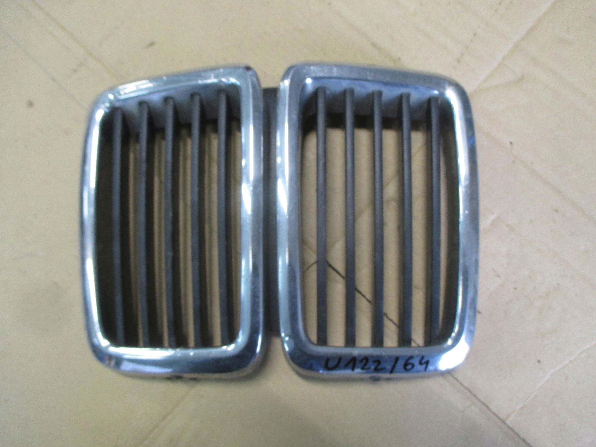 BMW 5 E28 1981-1987 GRILL GRIL ATRAPA NERKI
