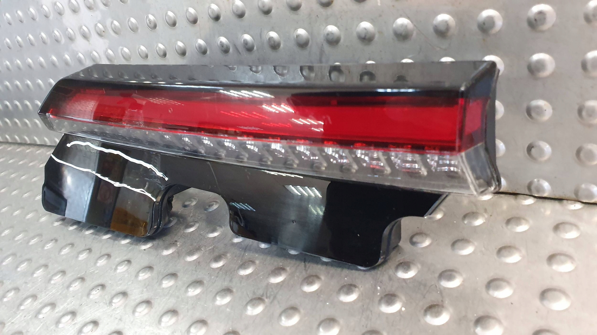 light rear part left VOLVO C40 to the bonnet 21- 32365672