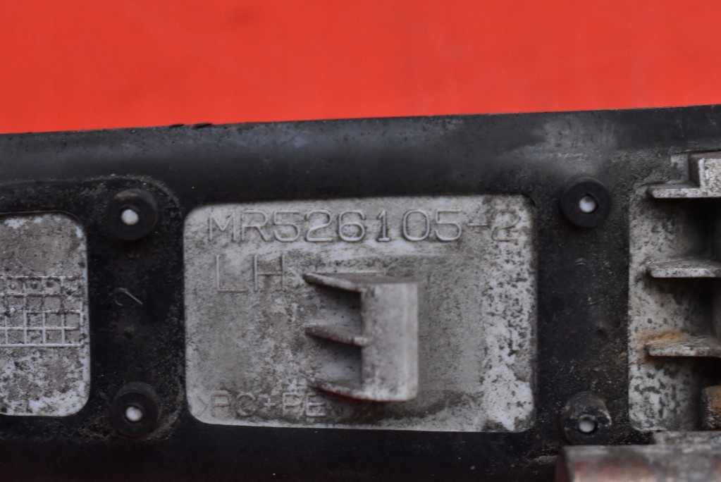 handle left front front SREBRNA MR526105 MITSUBISHI OUTLANDER 1 and 01-08