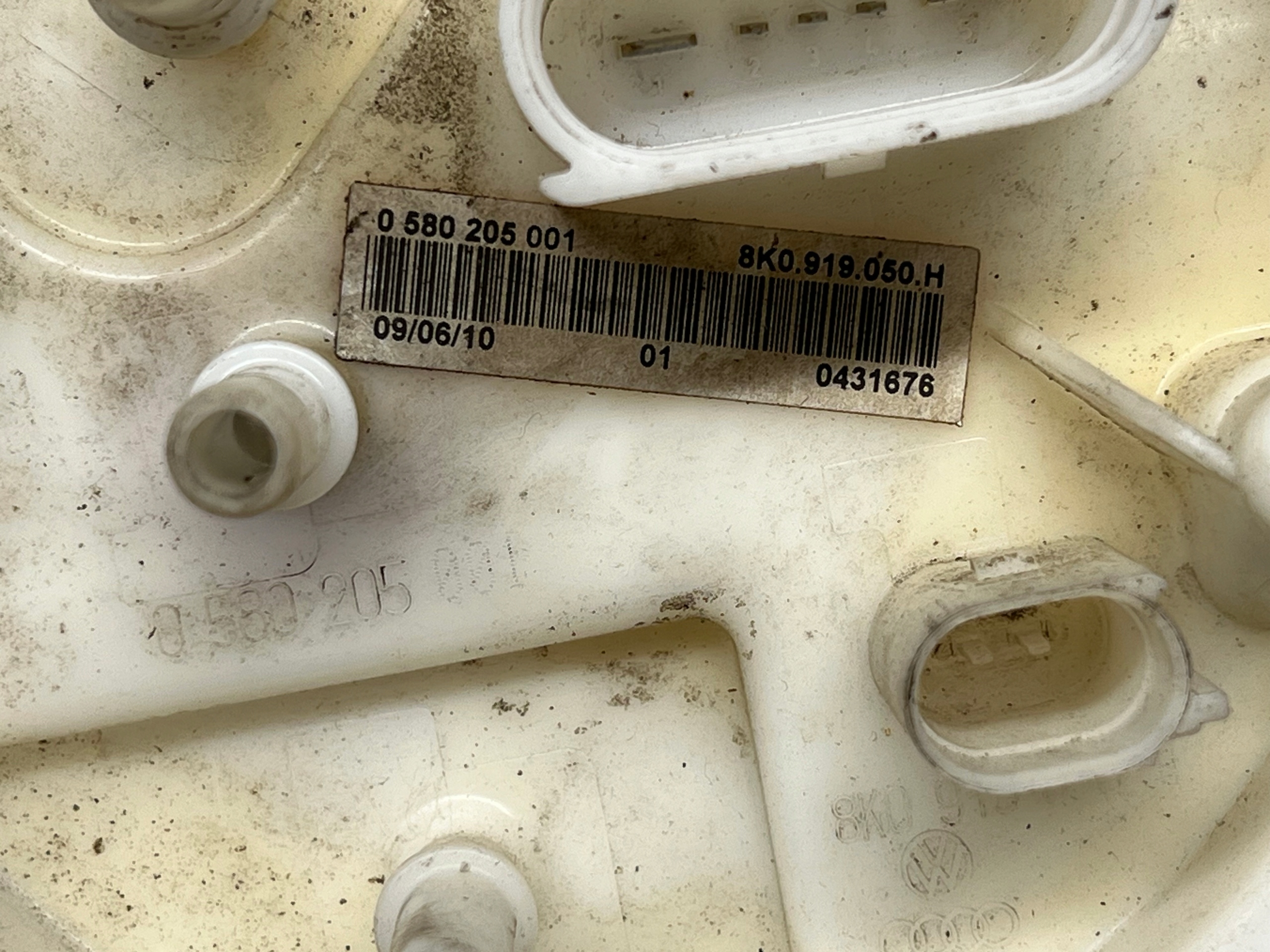 AUDI A4 B8 A5 Q5 feed pump 8K0919050H 0580205001