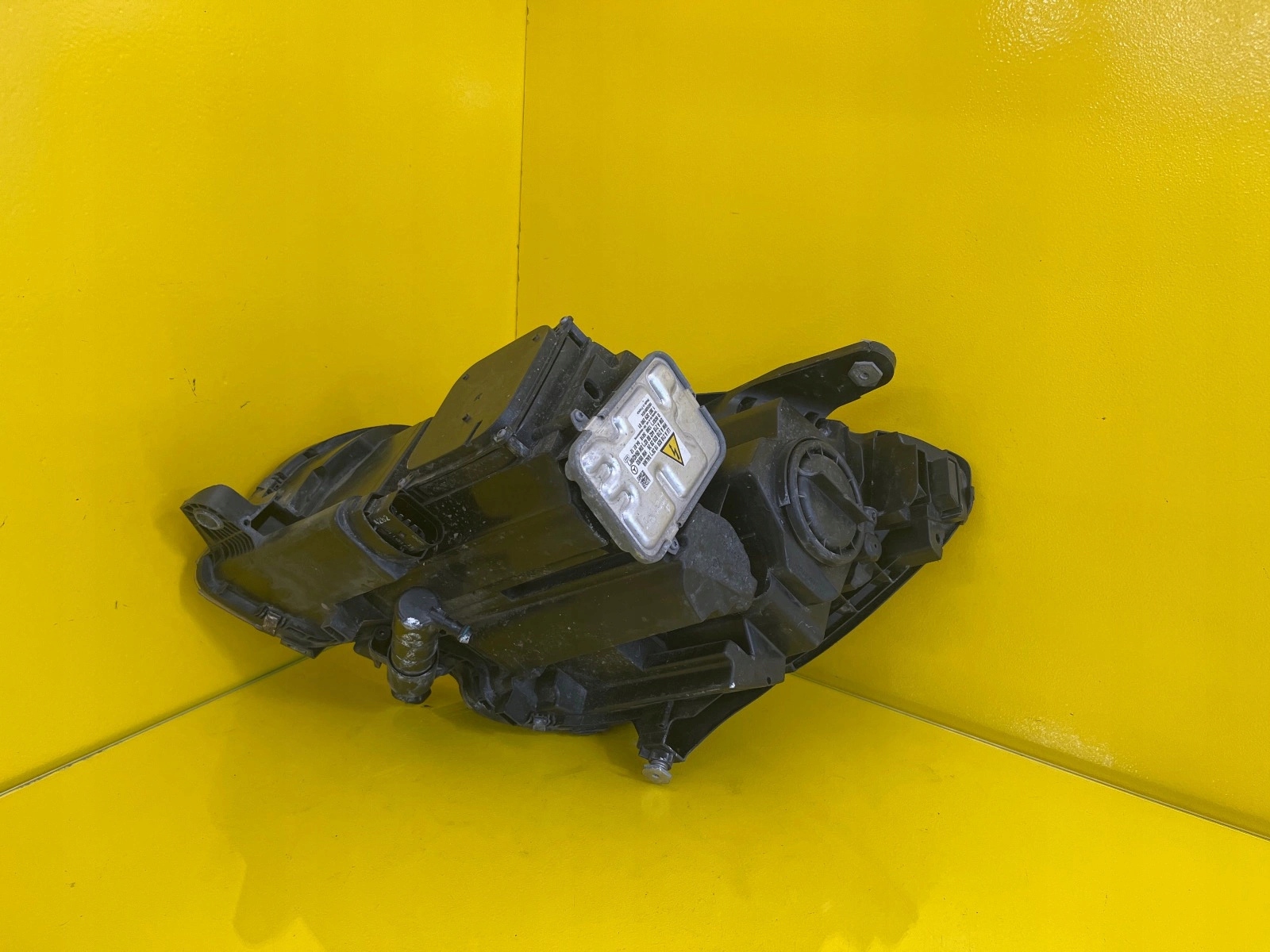 light right front MERCEDES CLS W218 BI XENON