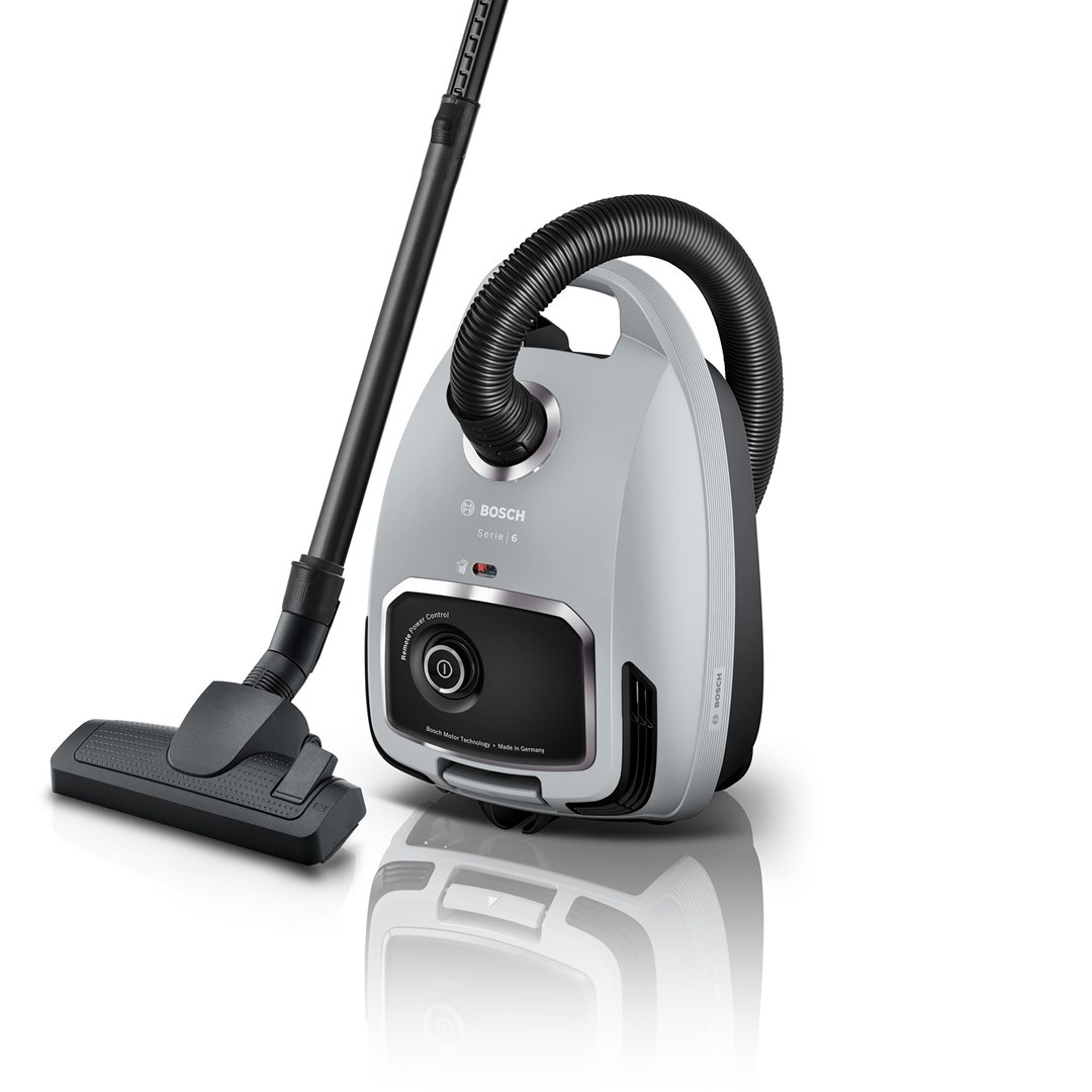 Vysávač Bosch Bgb 6X330, výkonný 700W, s príslušenstvom, klasický vreckový
