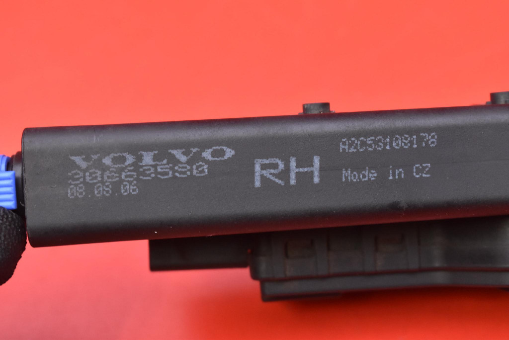 washer REFLEKTOROW right 30663580 VOLVO S80 2 II 06-09