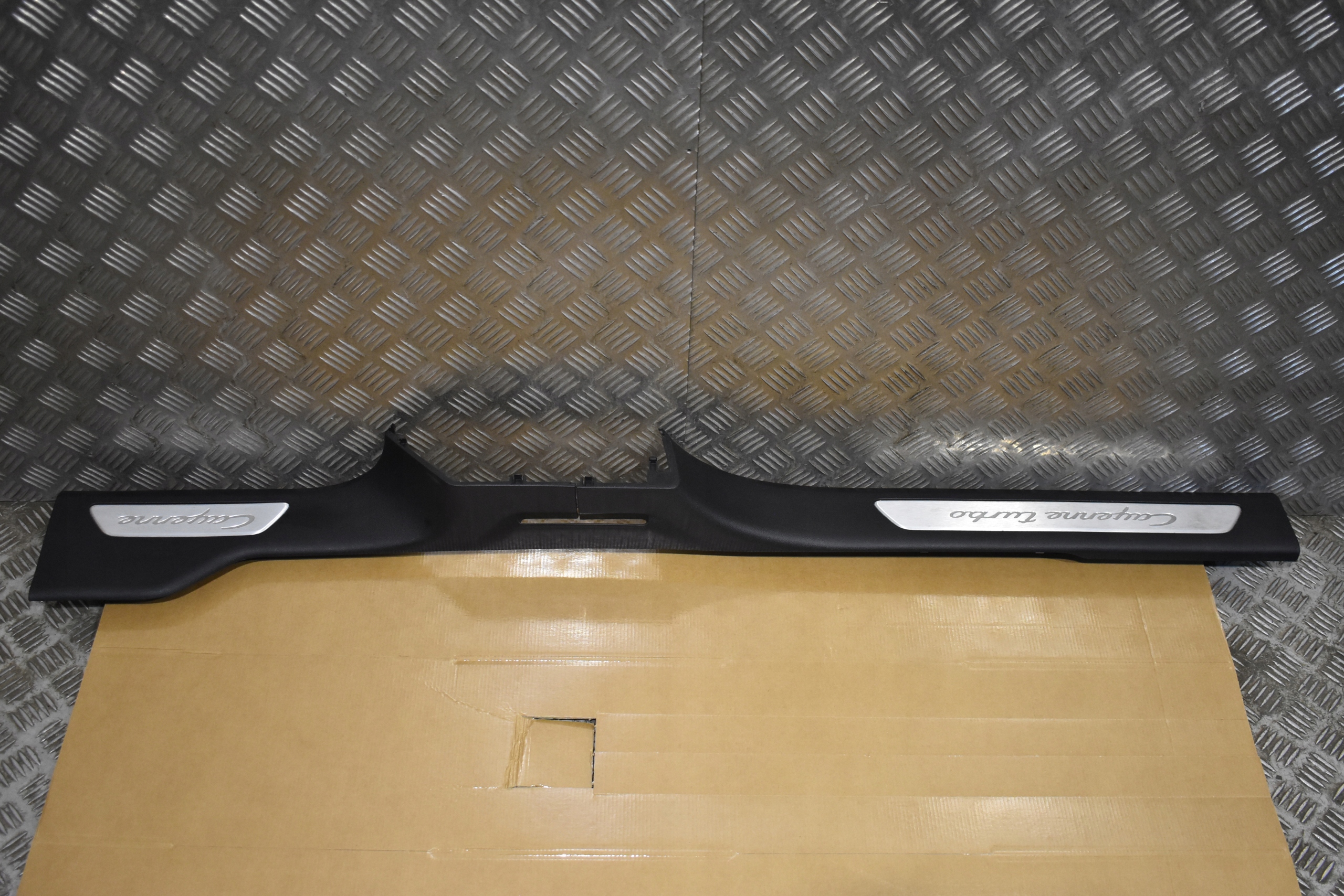 IDEALNA moulding threshold left PORSCHE CAYENNE 9Y TURBO 1