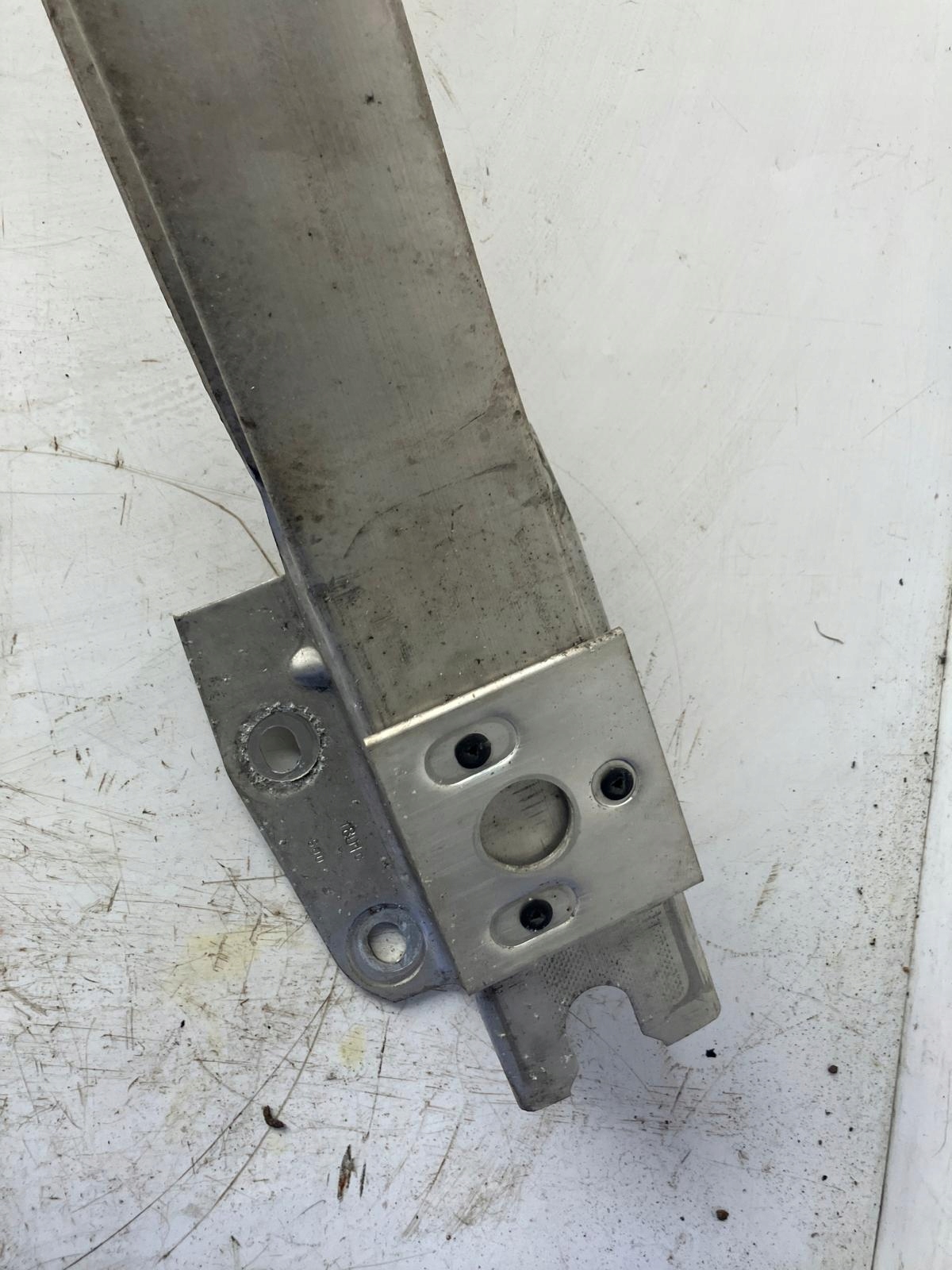 sider below of a bumper front RENAULT LATITUDE