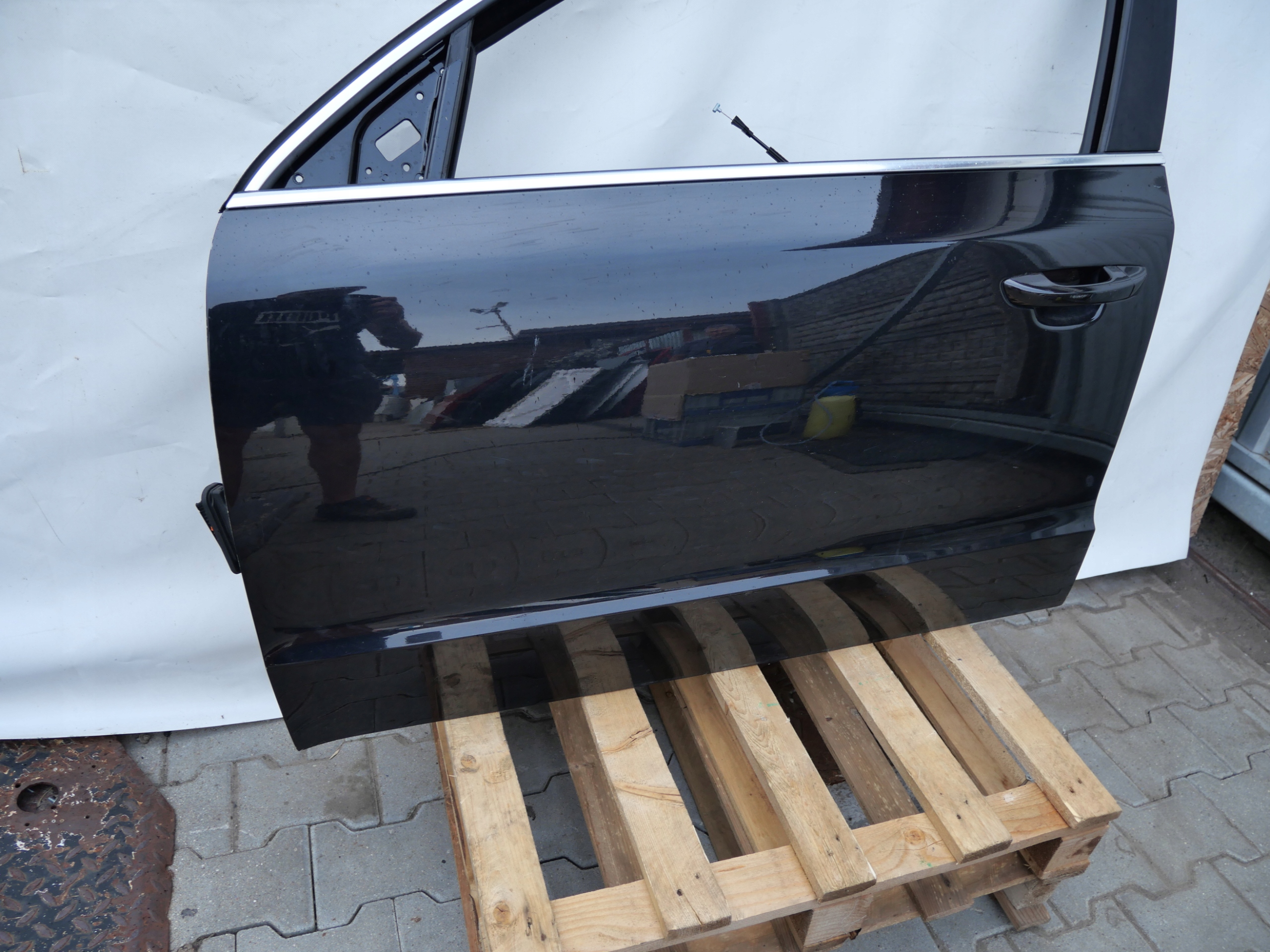 dveře levý předek SKODA SUPERB II
