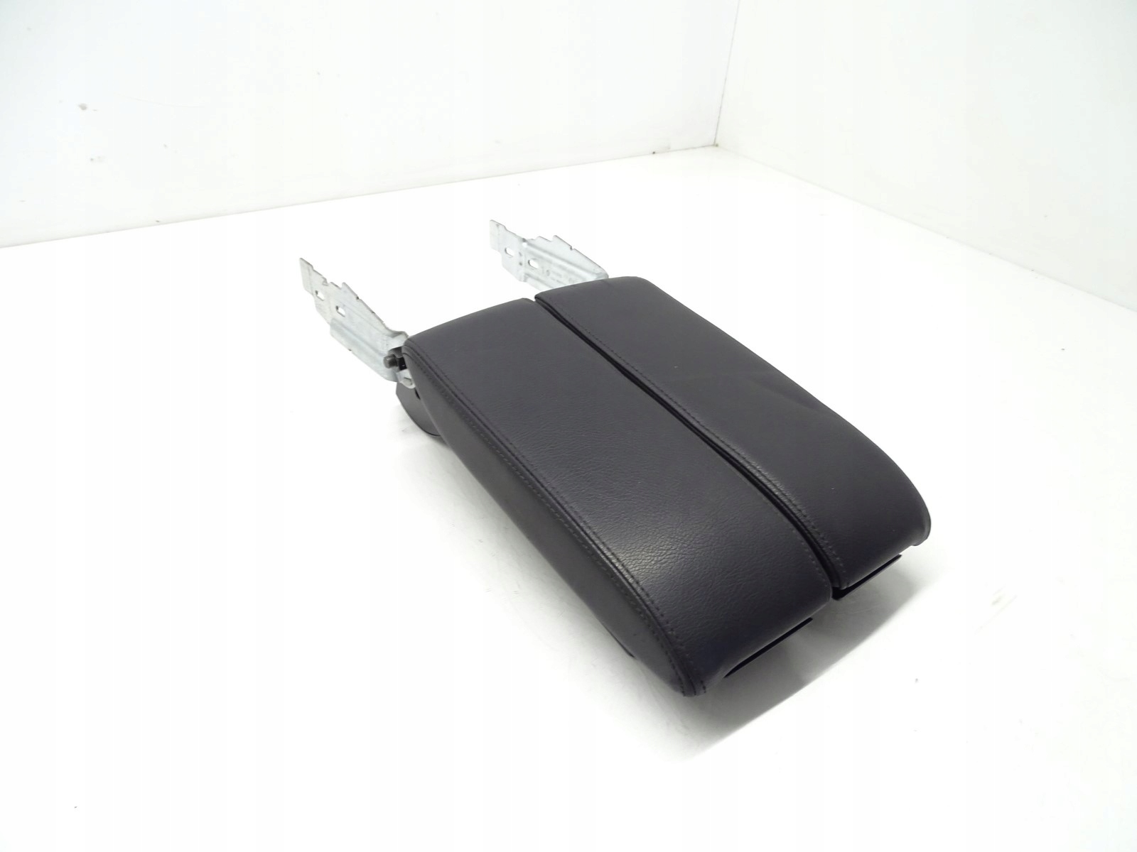 armrest consoles leather VW TOUAREG II 7P 7P6864207B