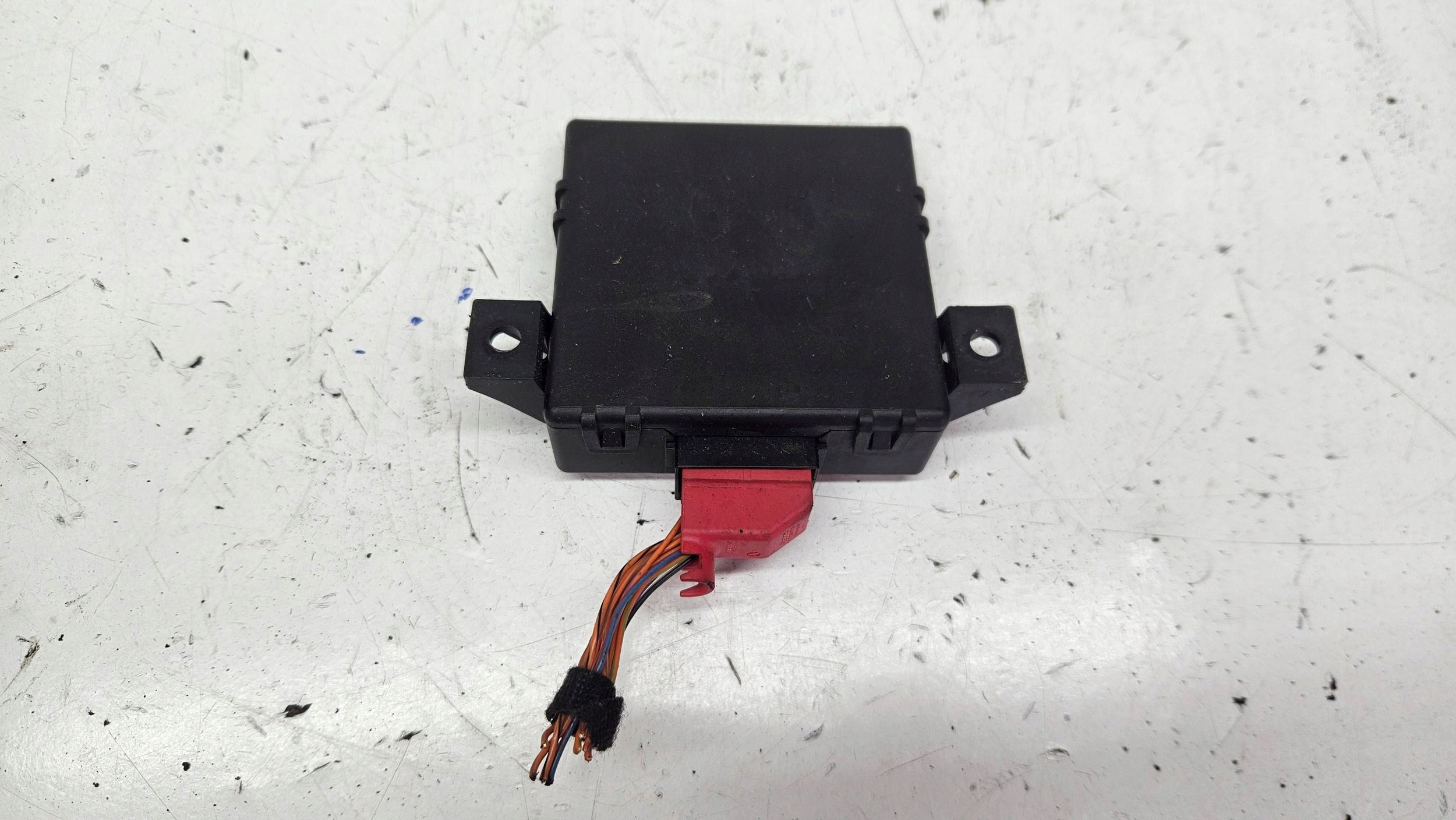 Audi A4 B8 8K A5 8T Q5 8R 2.0 TDI module control unit Gateway 8R0907468F
