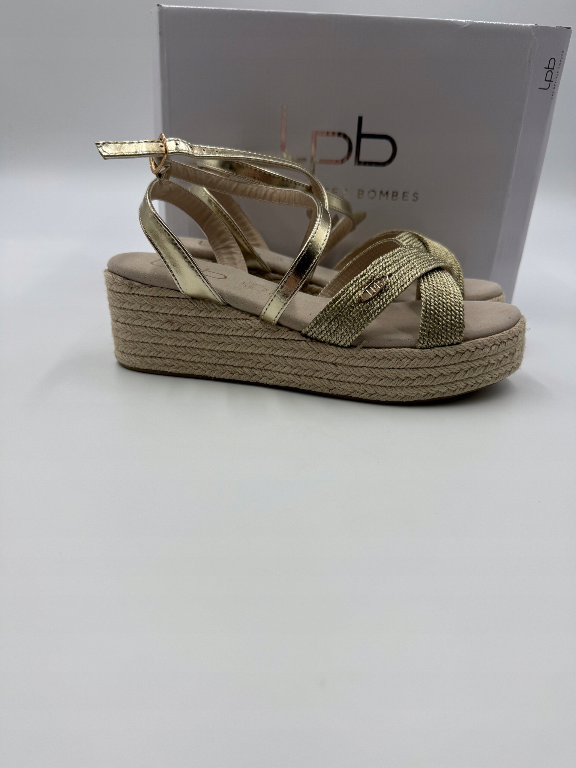 Sandály na koturnu Les Petites Bombes 38