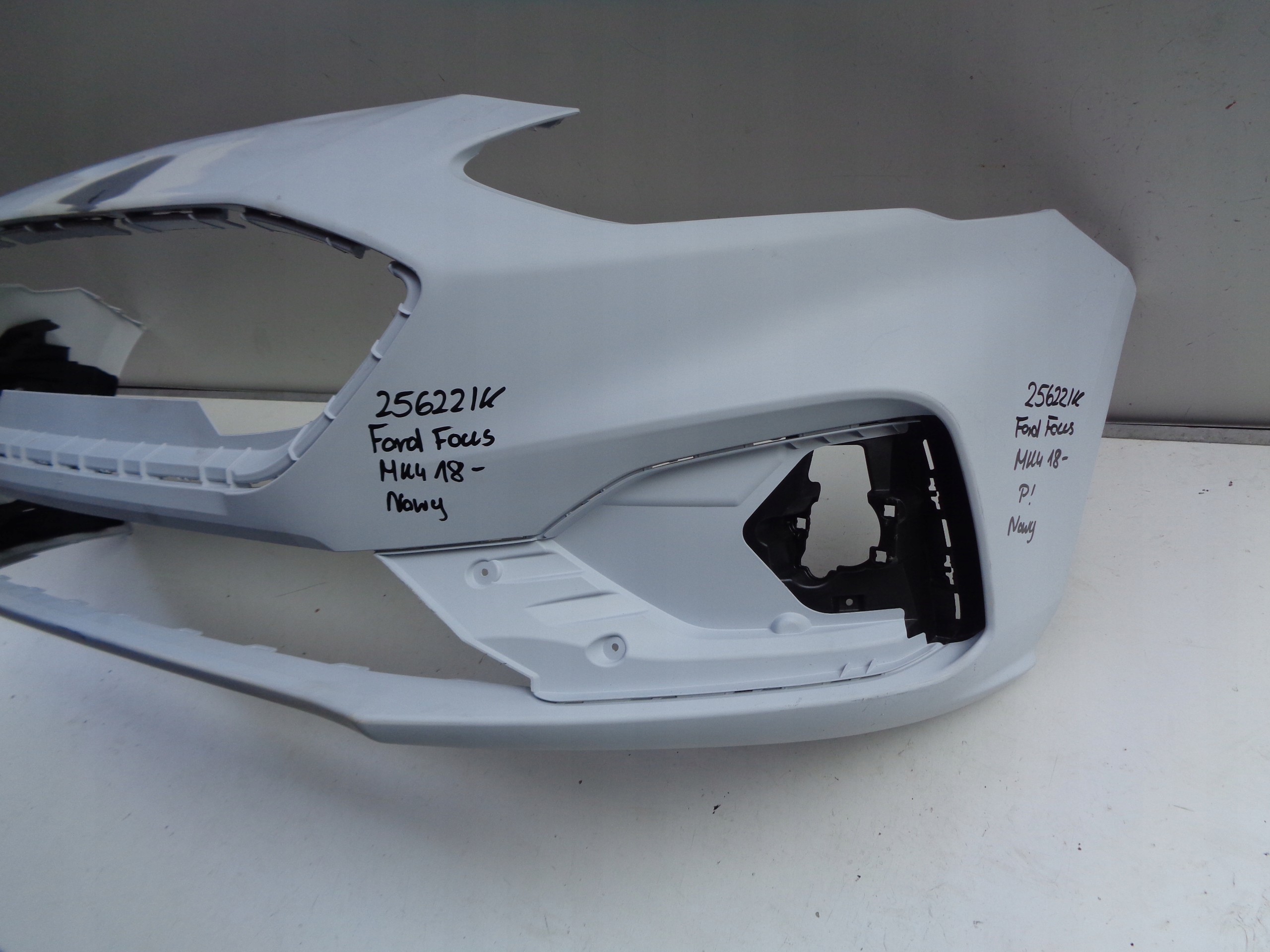 NEU FRONTSTOSSSTANGE FORD FOCUS MK4 18- ST-LINE NR 25622