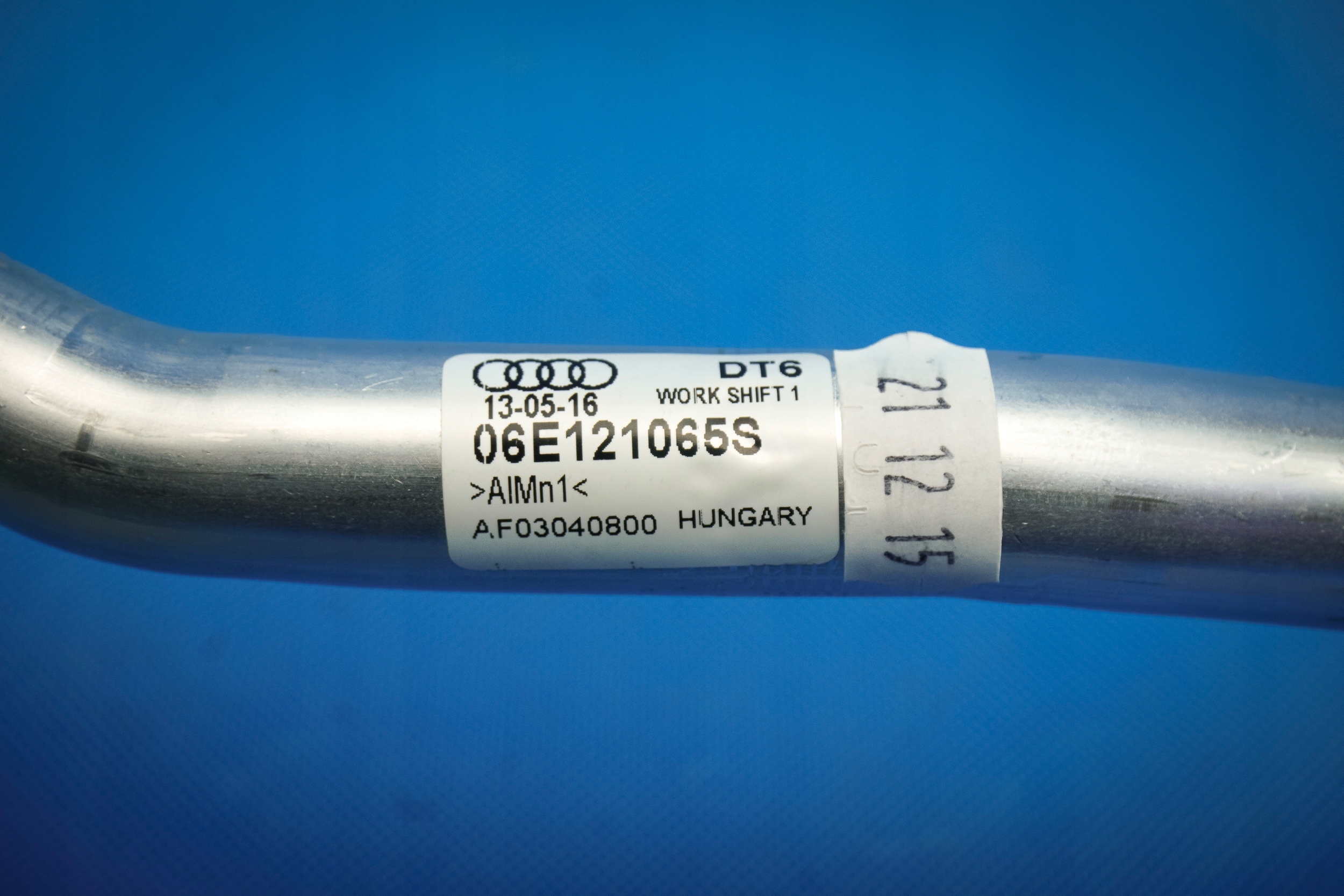 pipe wodna hose Audi S4 S5 A6 A7 A8 Q7 06E121065S