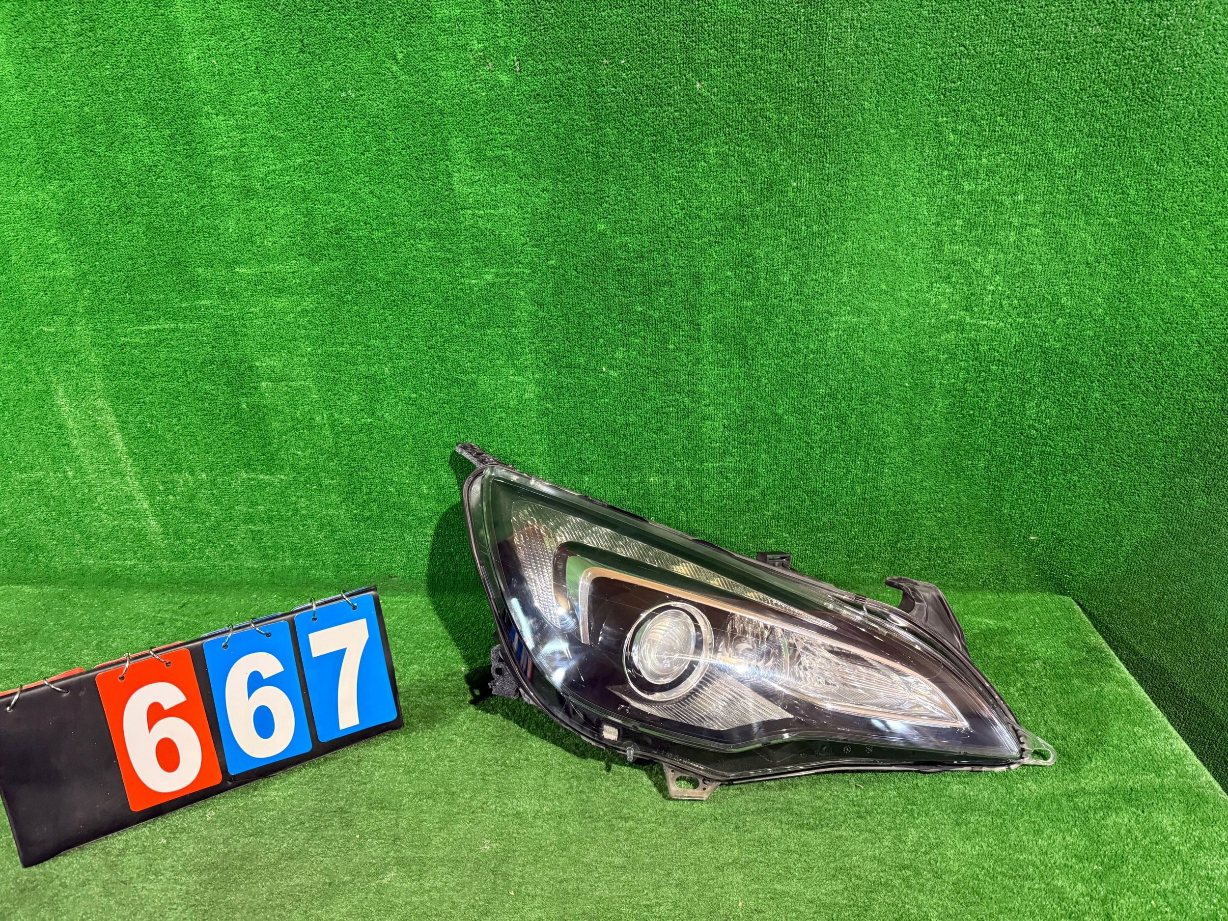REFLEKTOR right OPEL ASTRA J GTC XENON NR:667