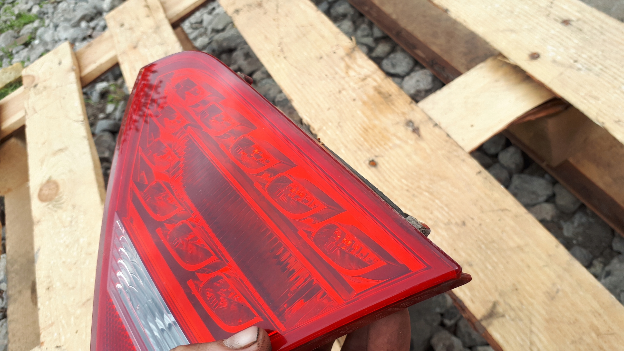 A5 8T light LED right rear part to the bonnet 8T0945094A