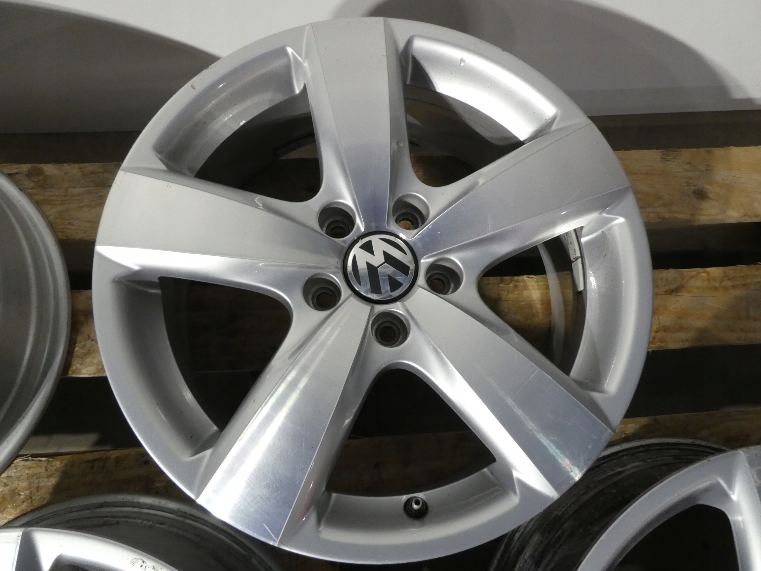 4X discs aluminium disc VW 5N0601025AG