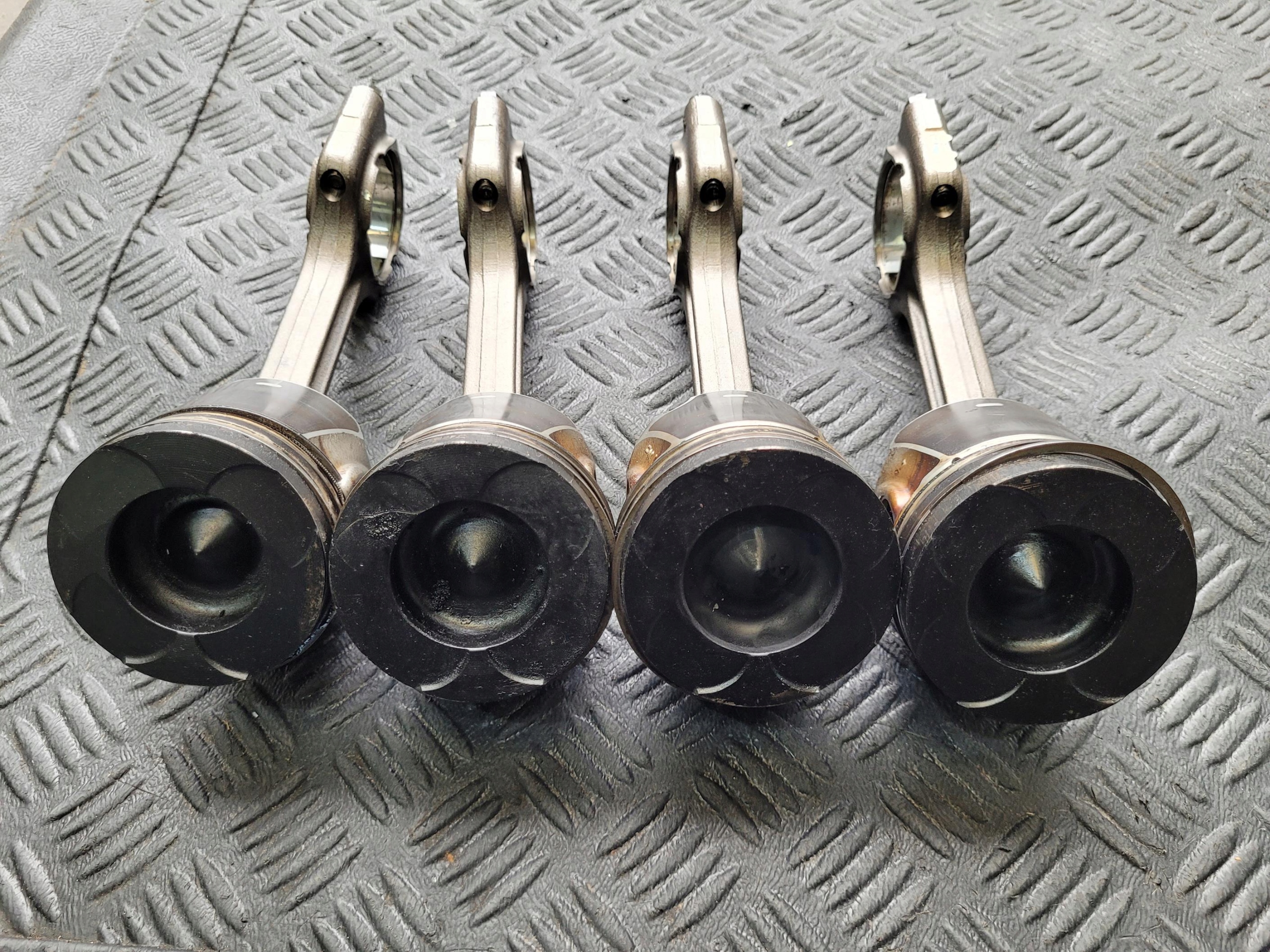 piston + connecting rod ALFA ROMEO GIULIA 2.2 D M-JET 55268532 150KM